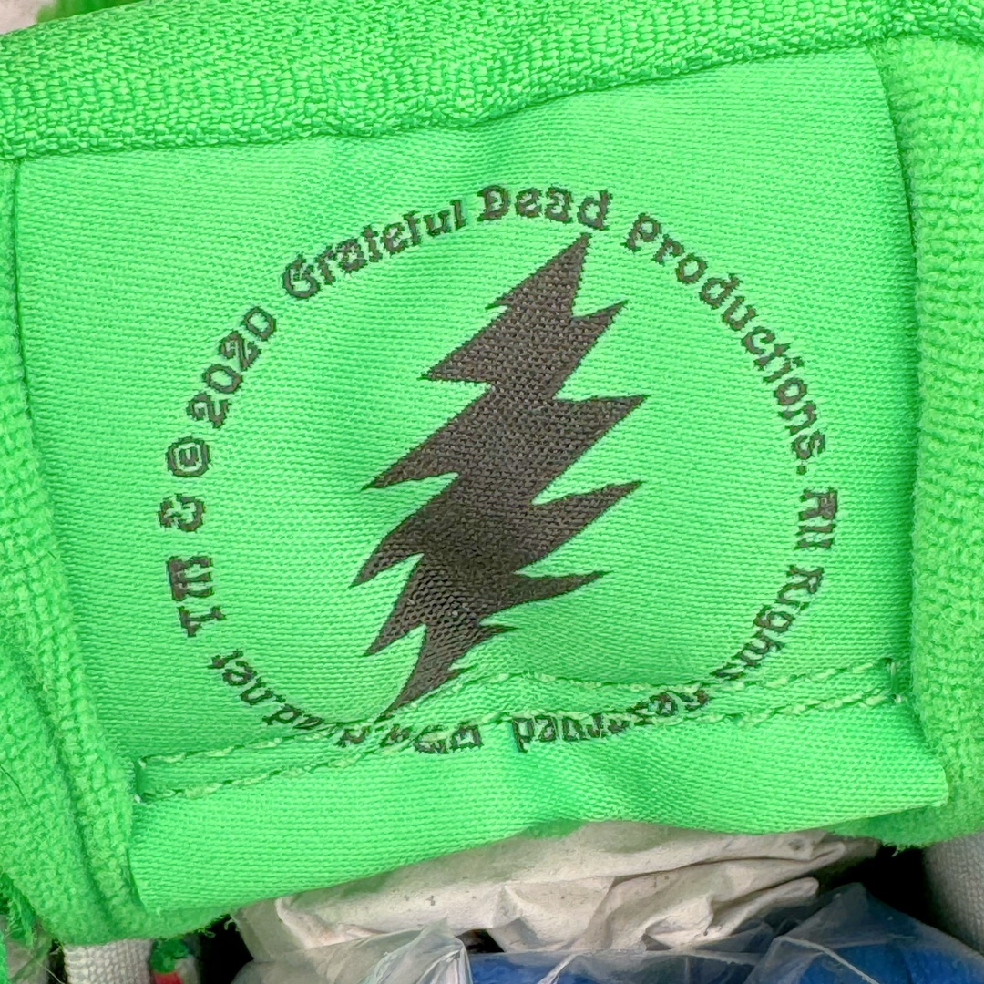 图片[10]-＃Z版纯原 Grateful Dead x NK SB Dunk Low Pro 跳舞小熊蓝绿 CJ5378-300 全新改良升级批次 独家原厂航空铝磨具打磨大底 鞋头坡度极致还原 原盒原配 圈内天花板工艺 原厂冲刀 超高清洁度 全鞋零毛边皮料切割 全套原楦原模倾力打造完美版型 采用原厂百宏鞋带以及原厂百宏织唛舌标 内标可供原厂几率过验 原厂中底布黄色点胶 原厂中底布拉帮走线遵循公司 尺码：36 36.5 37.5 38 38.5 39 40 40.5 41 42 42.5 43 44 45 46 47.5-选品中心