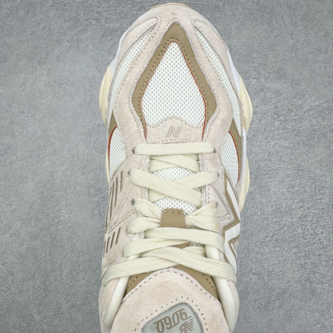 图片[4]-New Balance NB9060 复古运动鞋 新百伦又带来了新鞋型 并且是与芝加哥街头品牌 Joe Freshgoods 的联名款 鞋身主体采用了类似 990 系列的设计风格 与传统复古慢跑鞋区别不大 最大的变化就是鞋底部分 在传统设计的中底外层 增加了多个分区的模块 圆润的线条设计与我们熟悉的 New Balance 风格截然不同 但与同样充满弧形线条的鞋面搭配 看起来毫无违和感 尺码：36-45-选品中心