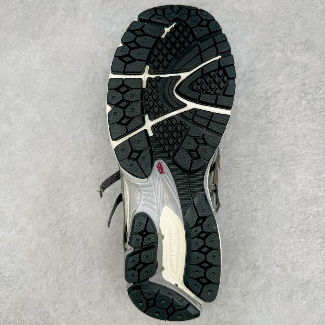 图片[9]-＃DT纯原 新百伦NB New Balance M1906系列 全套原楦原纸板原厂数据开发 进口三明治网面 原装进口皮料正确绒感卡色 正确中底拉帮中底网布细节 原厂标裁 带紫光防伪 定制后跟透明水晶模块 冲裁组合 大底贴合程度胶水上色把控完美 整洁度挑战全网艺术家 多道序QC把关品质完善 匠心打造 耗时两个月开发完成 工艺极其复杂难度可想而知 新开独立私模大底 正确六层组合大底 高端零售专供产物 尺码：36 37 37.5 38 38.5 39 40 40.5 41 42 42.5 43 44 45-选品中心