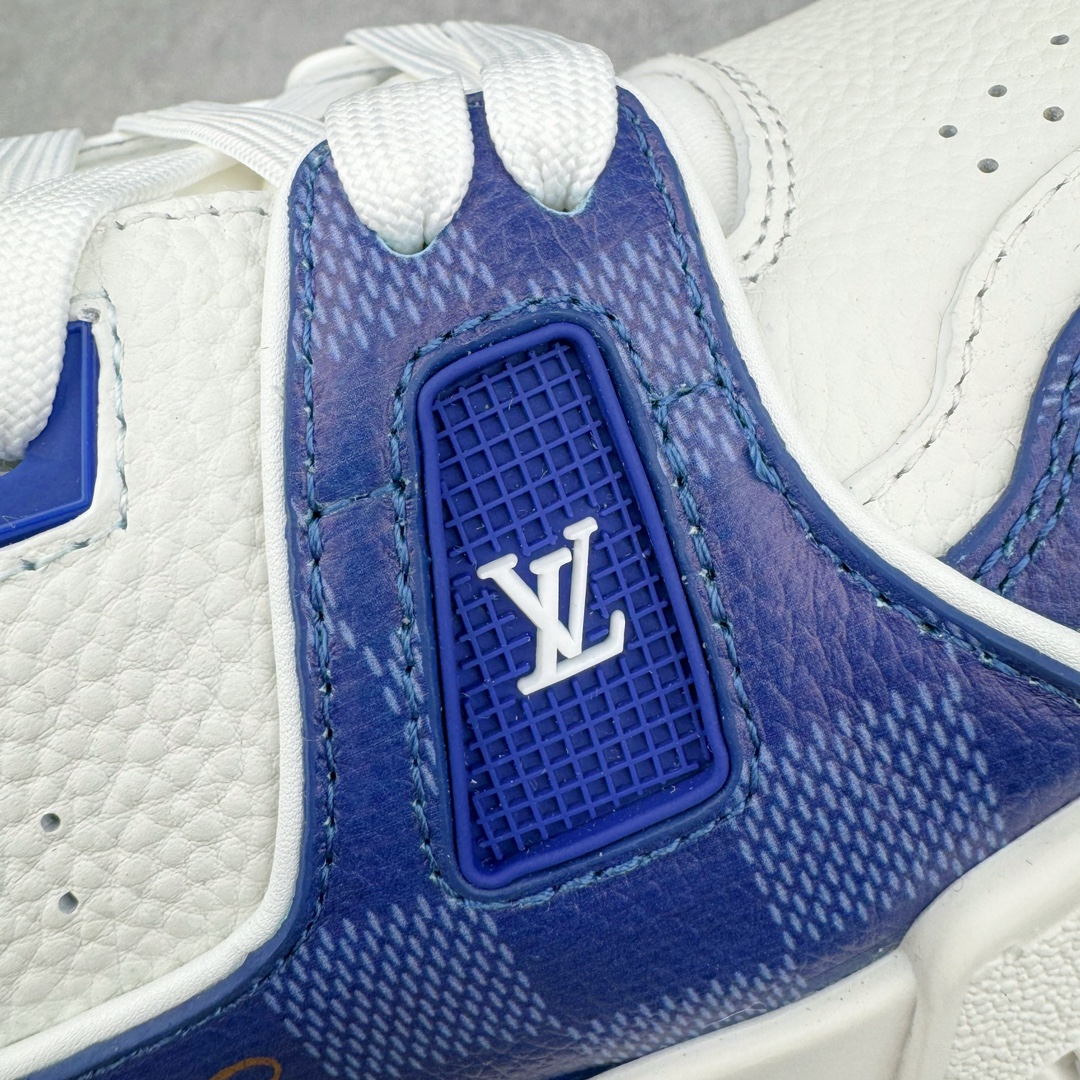 图片[14]-＃GD广顶 Louis Vuitton Trainer lv路易威登时装走秀运动时尚板鞋 外贸零售特供批次 2023全新纸板数据 印花高频效果碾压市面 市售天花板产物 耗时半年巨作 全套原厂新版原纸板楦头开发 原厂特供皮料加持 市场所有版本中综合最强的货品 GD实力大厂出品 全网最全配色更新最快 最成熟的做工稳定的品控 完美鞋型超高的清洁度 零毛边线头瑕疵 全套原楦原纸版原鞋开模 全网最具灵魂的版型 正确原装黄色鞋盒 正确中底印花 鞋面印花3D高频深度立体 全鞋电脑针车 紧密相连 针距密度一致 环保乳胶注塑鞋垫 厚度脚感还原原版 皮面裁剪部位 统一油边封口工艺 原装橡胶大底含胶量大底组合零偏差 专柜全套包装 防尘袋 说明书 质保卡 男女鞋 尺码：35 36 37 38 39 40 41 42 43 44 45-选品中心