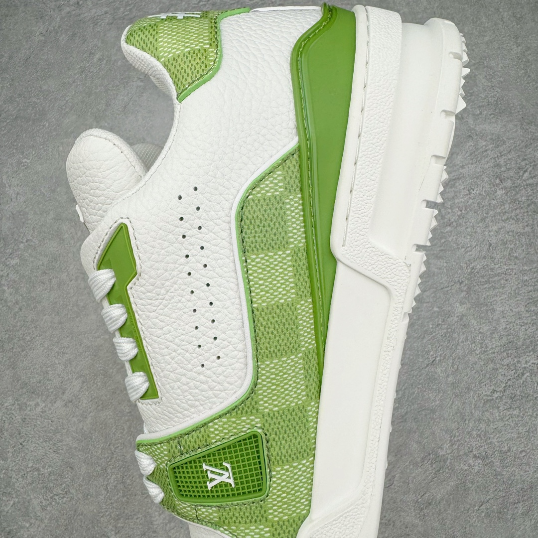 图片[7]-＃GD广顶 Louis Vuitton Trainer lv路易威登时装走秀运动时尚板鞋 外贸零售特供批次 2023全新纸板数据 印花高频效果碾压市面 市售天花板产物 耗时半年巨作 全套原厂新版原纸板楦头开发 原厂特供皮料加持 市场所有版本中综合最强的货品 GD实力大厂出品 全网最全配色更新最快 最成熟的做工稳定的品控 完美鞋型超高的清洁度 零毛边线头瑕疵 全套原楦原纸版原鞋开模 全网最具灵魂的版型 正确原装黄色鞋盒 正确中底印花 鞋面印花3D高频深度立体 全鞋电脑针车 紧密相连 针距密度一致 环保乳胶注塑鞋垫 厚度脚感还原原版 皮面裁剪部位 统一油边封口工艺 原装橡胶大底含胶量大底组合零偏差 专柜全套包装 防尘袋 说明书 质保卡 男女鞋 尺码：35 36 37 38 39 40 41 42 43 44 45-选品中心