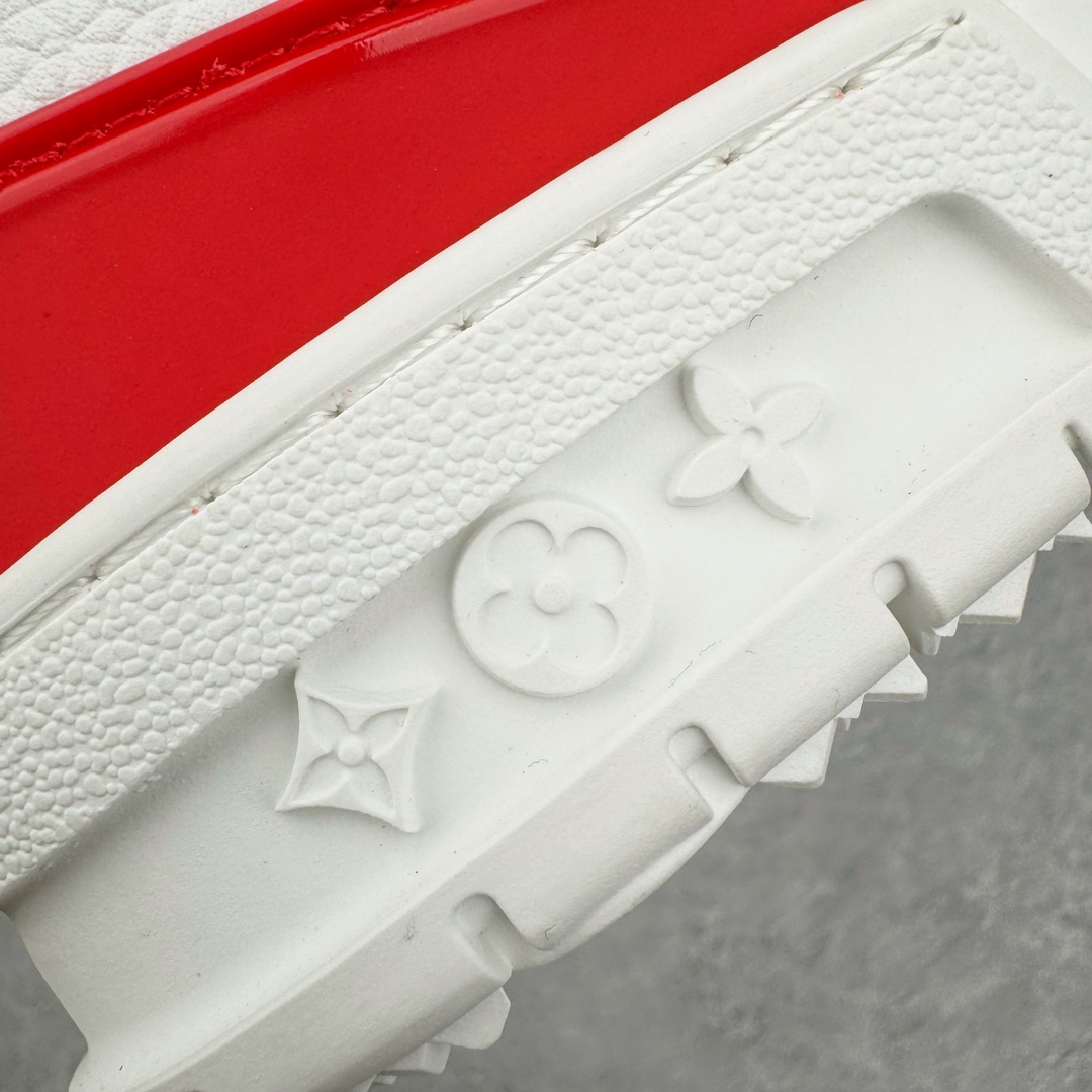 图片[13]-＃GD广顶 Louis Vuitton Trainer lv路易威登时装走秀运动时尚板鞋 外贸零售特供批次 2023全新纸板数据 印花高频效果碾压市面 市售天花板产物 耗时半年巨作 全套原厂新版原纸板楦头开发 原厂特供皮料加持 市场所有版本中综合最强的货品 GD实力大厂出品 全网最全配色更新最快 最成熟的做工稳定的品控 完美鞋型超高的清洁度 零毛边线头瑕疵 全套原楦原纸版原鞋开模 全网最具灵魂的版型 正确原装黄色鞋盒 正确中底印花 鞋面印花3D高频深度立体 全鞋电脑针车 紧密相连 针距密度一致 环保乳胶注塑鞋垫 厚度脚感还原原版 皮面裁剪部位 统一油边封口工艺 原装橡胶大底含胶量大底组合零偏差 专柜全套包装 防尘袋 说明书 质保卡 男女鞋 尺码：35 36 37 38 39 40 41 42 43 44 45-选品中心