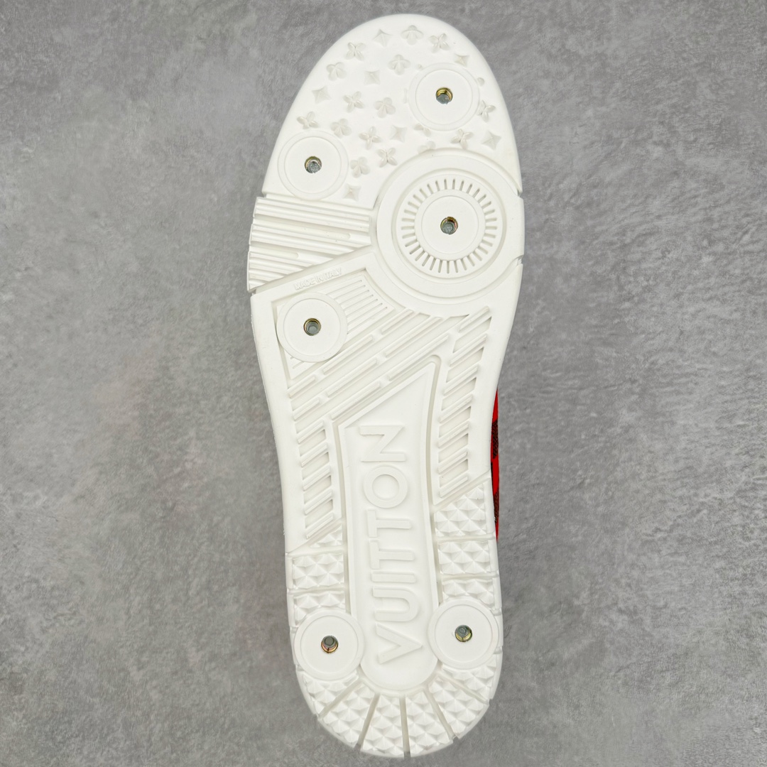 图片[9]-＃GD广顶 Louis Vuitton Trainer lv路易威登时装走秀运动时尚板鞋 外贸零售特供批次 2023全新纸板数据 印花高频效果碾压市面 市售天花板产物 耗时半年巨作 全套原厂新版原纸板楦头开发 原厂特供皮料加持 市场所有版本中综合最强的货品 GD实力大厂出品 全网最全配色更新最快 最成熟的做工稳定的品控 完美鞋型超高的清洁度 零毛边线头瑕疵 全套原楦原纸版原鞋开模 全网最具灵魂的版型 正确原装黄色鞋盒 正确中底印花 鞋面印花3D高频深度立体 全鞋电脑针车 紧密相连 针距密度一致 环保乳胶注塑鞋垫 厚度脚感还原原版 皮面裁剪部位 统一油边封口工艺 原装橡胶大底含胶量大底组合零偏差 专柜全套包装 防尘袋 说明书 质保卡 男女鞋 尺码：35 36 37 38 39 40 41 42 43 44 45-选品中心