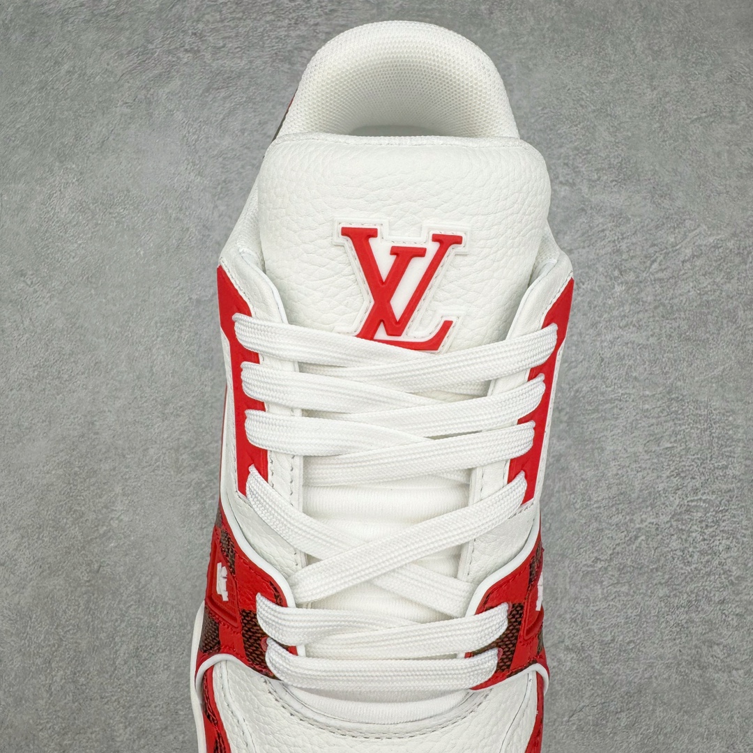 图片[5]-＃GD广顶 Louis Vuitton Trainer lv路易威登时装走秀运动时尚板鞋 外贸零售特供批次 2023全新纸板数据 印花高频效果碾压市面 市售天花板产物 耗时半年巨作 全套原厂新版原纸板楦头开发 原厂特供皮料加持 市场所有版本中综合最强的货品 GD实力大厂出品 全网最全配色更新最快 最成熟的做工稳定的品控 完美鞋型超高的清洁度 零毛边线头瑕疵 全套原楦原纸版原鞋开模 全网最具灵魂的版型 正确原装黄色鞋盒 正确中底印花 鞋面印花3D高频深度立体 全鞋电脑针车 紧密相连 针距密度一致 环保乳胶注塑鞋垫 厚度脚感还原原版 皮面裁剪部位 统一油边封口工艺 原装橡胶大底含胶量大底组合零偏差 专柜全套包装 防尘袋 说明书 质保卡 男女鞋 尺码：35 36 37 38 39 40 41 42 43 44 45-选品中心