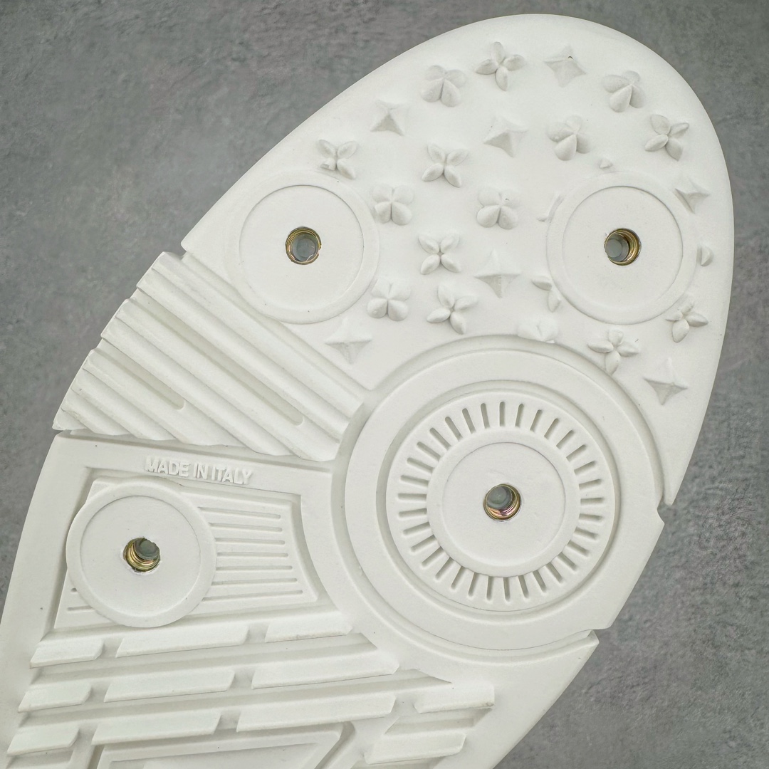 图片[18]-＃GD广顶 Louis Vuitton Trainer lv路易威登时装走秀运动时尚板鞋 外贸零售特供批次 2023全新纸板数据 印花高频效果碾压市面 市售天花板产物 耗时半年巨作 全套原厂新版原纸板楦头开发 原厂特供皮料加持 市场所有版本中综合最强的货品 GD实力大厂出品 全网最全配色更新最快 最成熟的做工稳定的品控 完美鞋型超高的清洁度 零毛边线头瑕疵 全套原楦原纸版原鞋开模 全网最具灵魂的版型 正确原装黄色鞋盒 正确中底印花 鞋面印花3D高频深度立体 全鞋电脑针车 紧密相连 针距密度一致 环保乳胶注塑鞋垫 厚度脚感还原原版 皮面裁剪部位 统一油边封口工艺 原装橡胶大底含胶量大底组合零偏差 专柜全套包装 防尘袋 说明书 质保卡 男女鞋 尺码：35 36 37 38 39 40 41 42 43 44 45-选品中心