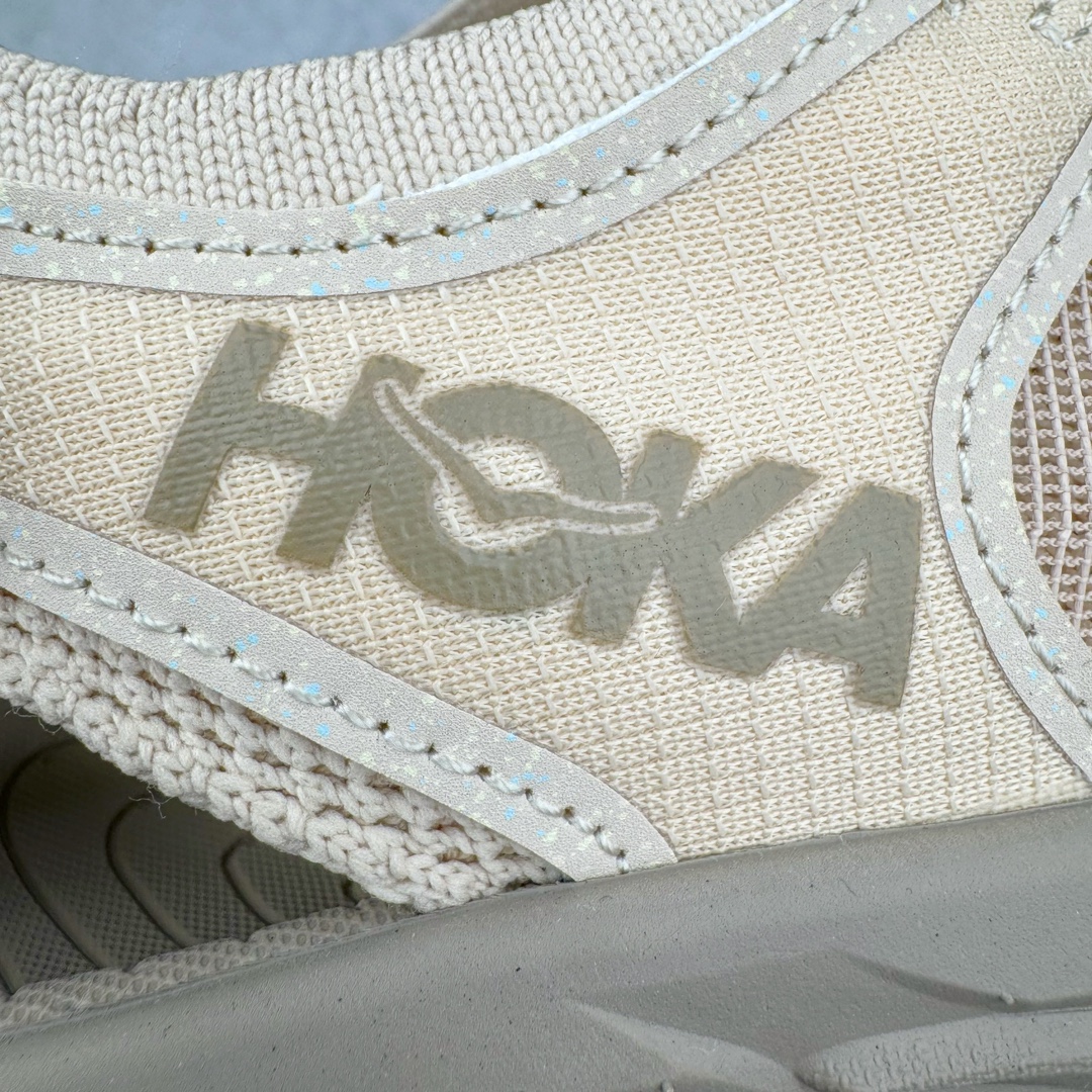 图片[13]-＃HK纯原 Hoka One One Hopara Sandals 霍帕拉系列水路两用溯溪涉水休闲户外露营凉鞋 作为先锋品牌的 HOKA ONE ONE总是以独特的方式 HOPARA是一款溯溪鞋 又名排水鞋 可长期用于涉水和溯溪 保护脚底和脚趾的安全和舒适 鞋面材料速干 透气 耐磨 鞋底防滑 耐磨 抓地能力强 出于安全考虑 设计要求较高-涉水溯溪过程中 水 泥沙 可以直接从鞋内大孔排出 细纹鞋底使在岩石上抓地能力强 避免打滑 而上路后 鞋面具有快干透气等优点 尺码：36 36.5 37.5 38 39 40 40.5 41 42 42.5 43 44 45-选品中心