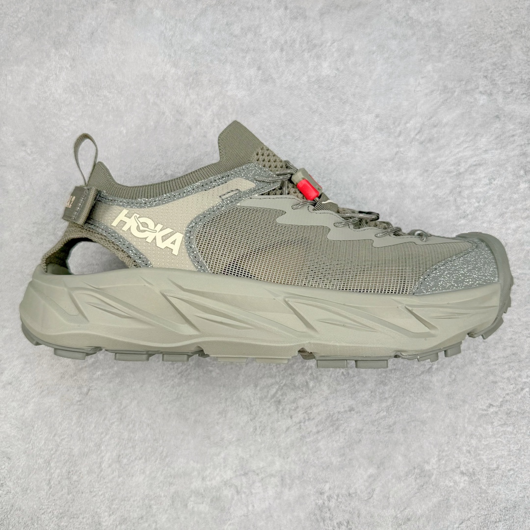＃HK纯原 Hoka One One Hopara Sandals 霍帕拉系列水路两用溯溪涉水休闲户外露营凉鞋 作为先锋品牌的 HOKA ONE ONE总是以独特的方式 HOPARA是一款溯溪鞋 又名排水鞋 可长期用于涉水和溯溪 保护脚底和脚趾的安全和舒适 鞋面材料速干 透气 耐磨 鞋底防滑 耐磨 抓地能力强 出于安全考虑 设计要求较高-涉水溯溪过程中 水 泥沙 可以直接从鞋内大孔排出 细纹鞋底使在岩石上抓地能力强 避免打滑 而上路后 鞋面具有快干透气等优点 尺码：36 36.5 37.5 38 39 40 40.5 41 42 42.5 43 44 45-选品中心