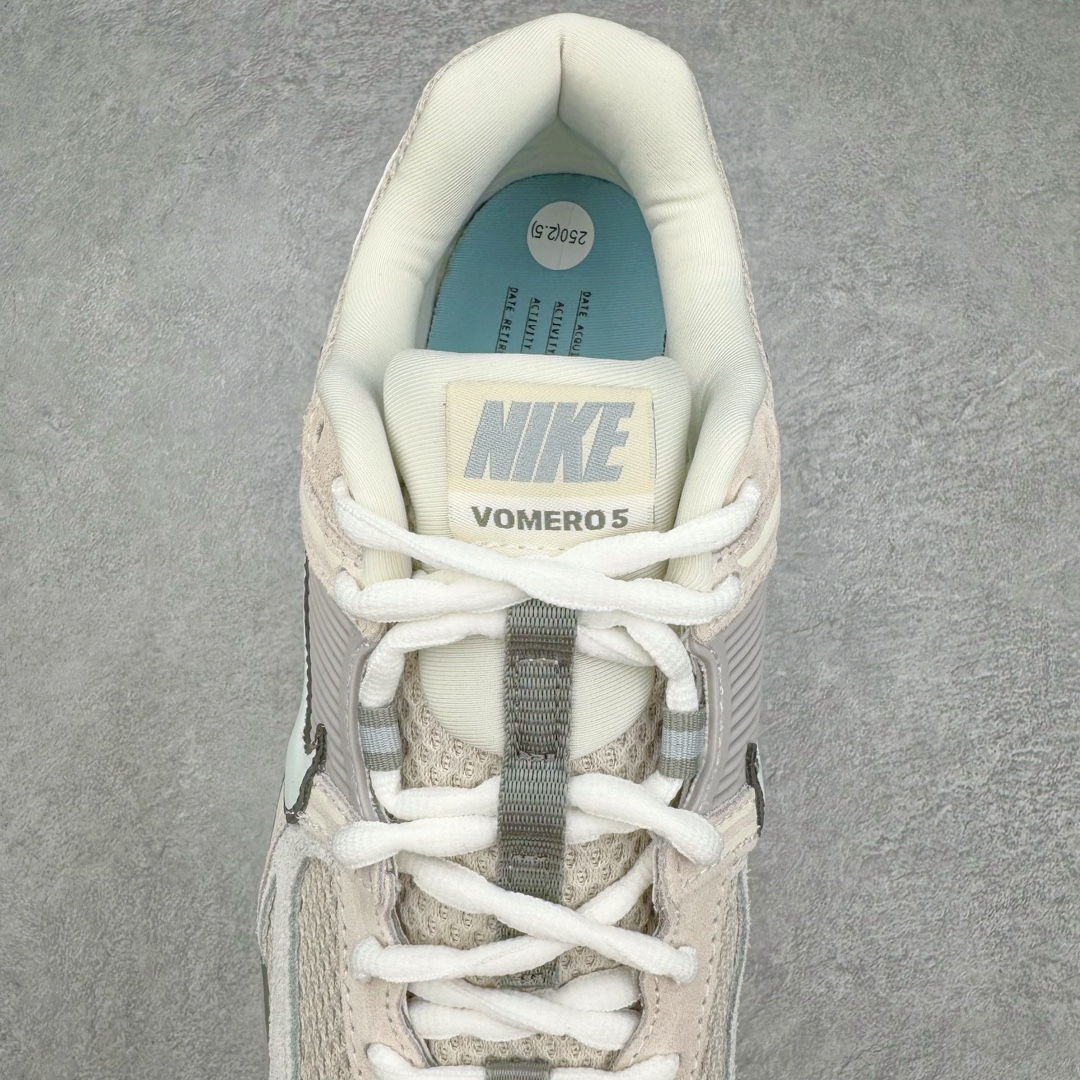 图片[5]-＃HP纯原 NK Air Zoom Vomero 5 经典复古潮流运动跑鞋 FZ3653-104 原装纸板楦头开发 独家私模八层组合大底 市场唯一正确版本 进口三文治网面 融蕴繁复设计风范和丰富层次感 缔造运动鞋佳选 助你轻松型出范 开辟独属于自己的路 鞋款采用多层设计 融入织物与合成材质 塑就本季出众鞋款 合成材质与织物组合鞋面 经久耐穿 后跟网眼拼接和透气孔设计 轻盈透气Zoom Air缓震配置提供出色回弹缓震性能 实现快速离地的出众脚感 巧糅科技感和低调设计 为鞋款注入反光细节 令你迈步间尽显闪耀魅力 结合中性色调 让你驾驭不同穿搭 打造非凡造型 尺码：36 36.5 37.5 38 38.5 39 40 40.5 41 42 42.5 43 44 44.5 45 46-选品中心