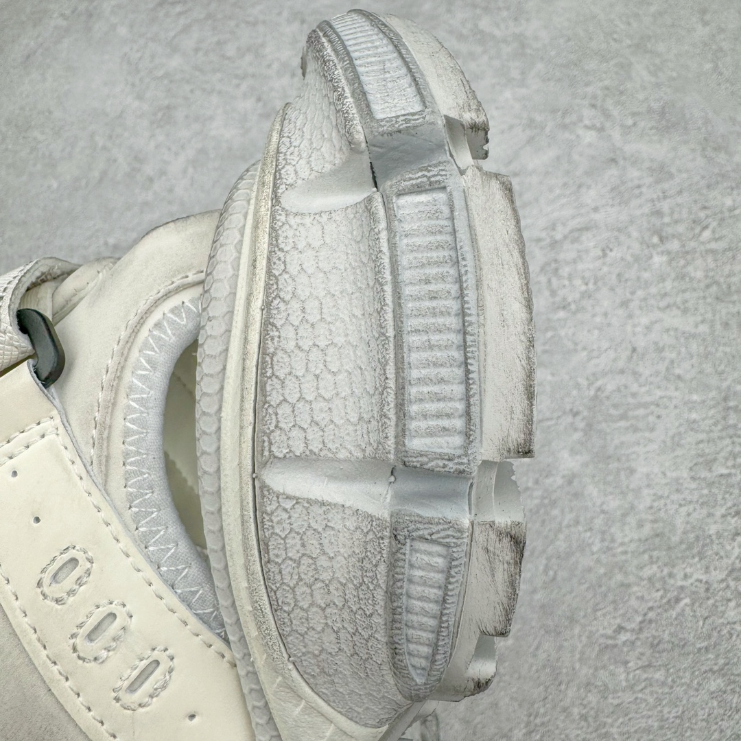 图片[15]-＃XA BALENCIAGA 3XL Sneakers 巴黎世家十代网布双扣魔术贴走秀复古凉鞋 全套原纸板楦头开发 最原汁原味的灵魂版型 全鞋荧光划线卡点 胶水把控整洁度追求极致完美 每一双都是工艺品 多重QC质检 超越公司货的品控标准 实实在在的免检产品 原盒原配 正确字体电绣 粗细、位置、大小正确 侧边TPU 透气孔匹配意产原版 正确分离大底 TPU软底 原版一致大底LOGO 立体感十足 原厂皮料水洗做旧 采购原厂网纱 不含皮革 网布材料和聚氨酯 磨损效果 鞋头边缘和后帮 Balenciaga 徽标 鞋面和后跟凸印尺码 鞋舌 3XL 橡胶品牌标识和反光细节 鞋帮拉袢和鞋舌拉祥 配反光细节 备用鞋带在鞋履前侧 可在穿着前取下 便于不同造型搭配 正常尺码 尺码：35 36 37 38 39 40 41 42 43 44 45 46-选品中心