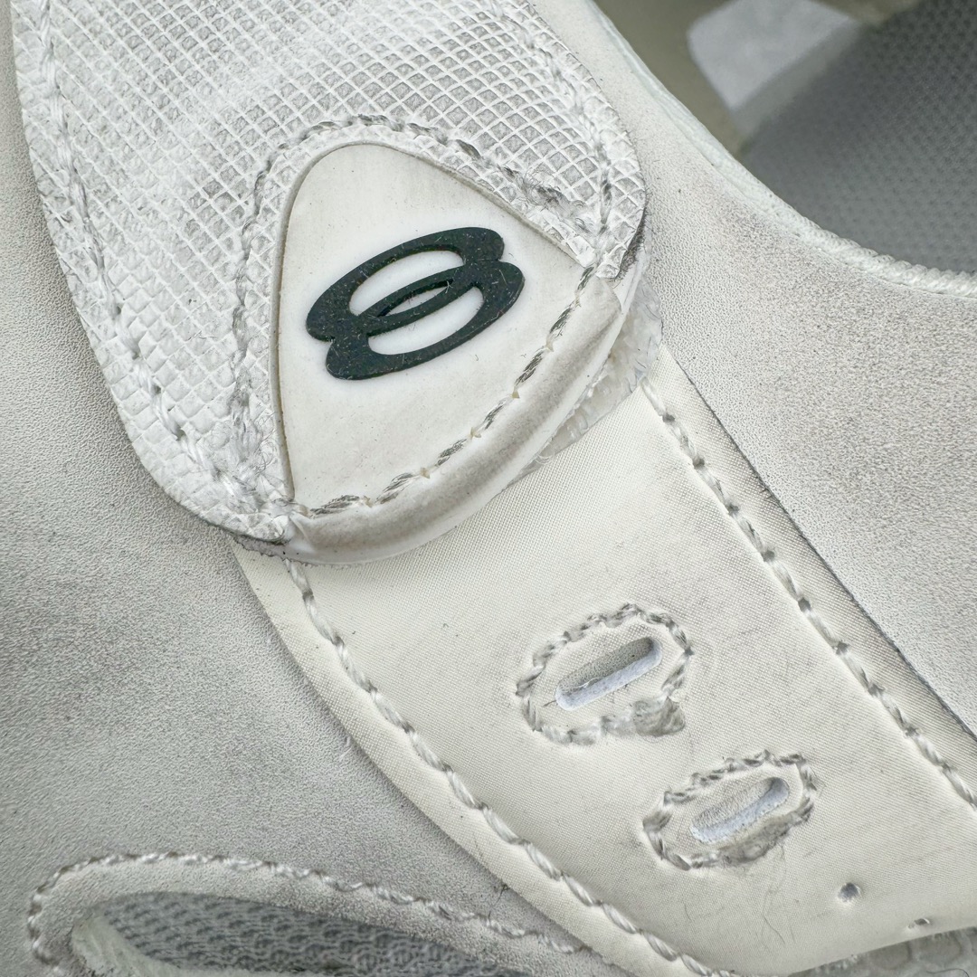 图片[12]-＃XA BALENCIAGA 3XL Sneakers 巴黎世家十代网布双扣魔术贴走秀复古凉鞋 全套原纸板楦头开发 最原汁原味的灵魂版型 全鞋荧光划线卡点 胶水把控整洁度追求极致完美 每一双都是工艺品 多重QC质检 超越公司货的品控标准 实实在在的免检产品 原盒原配 正确字体电绣 粗细、位置、大小正确 侧边TPU 透气孔匹配意产原版 正确分离大底 TPU软底 原版一致大底LOGO 立体感十足 原厂皮料水洗做旧 采购原厂网纱 不含皮革 网布材料和聚氨酯 磨损效果 鞋头边缘和后帮 Balenciaga 徽标 鞋面和后跟凸印尺码 鞋舌 3XL 橡胶品牌标识和反光细节 鞋帮拉袢和鞋舌拉祥 配反光细节 备用鞋带在鞋履前侧 可在穿着前取下 便于不同造型搭配 正常尺码 尺码：35 36 37 38 39 40 41 42 43 44 45 46-选品中心