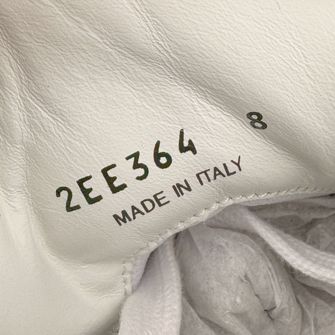 图片[13]-＃LJ渠道版 Prada Downtown 普拉达三角徽标舒适百搭时尚板鞋 男款 黑白熊猫 高端零售特供批次 购入原鞋一比一开发 进口原厂皮料 私模大底正确咬花 全套配件及包装物 市场最好批次 尺码：40 40.5 41 42 42.5 43 44 44.5 45-选品中心