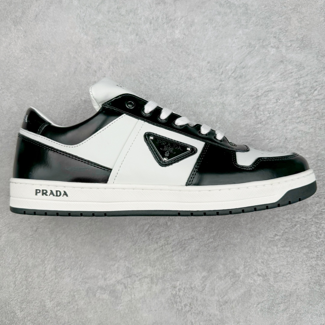 ＃LJ渠道版 Prada Downtown 普拉达三角徽标舒适百搭时尚板鞋 男款 黑白熊猫 高端零售特供批次 购入原鞋一比一开发 进口原厂皮料 私模大底正确咬花 全套配件及包装物 市场最好批次 尺码：40 40.5 41 42 42.5 43 44 44.5 45-选品中心