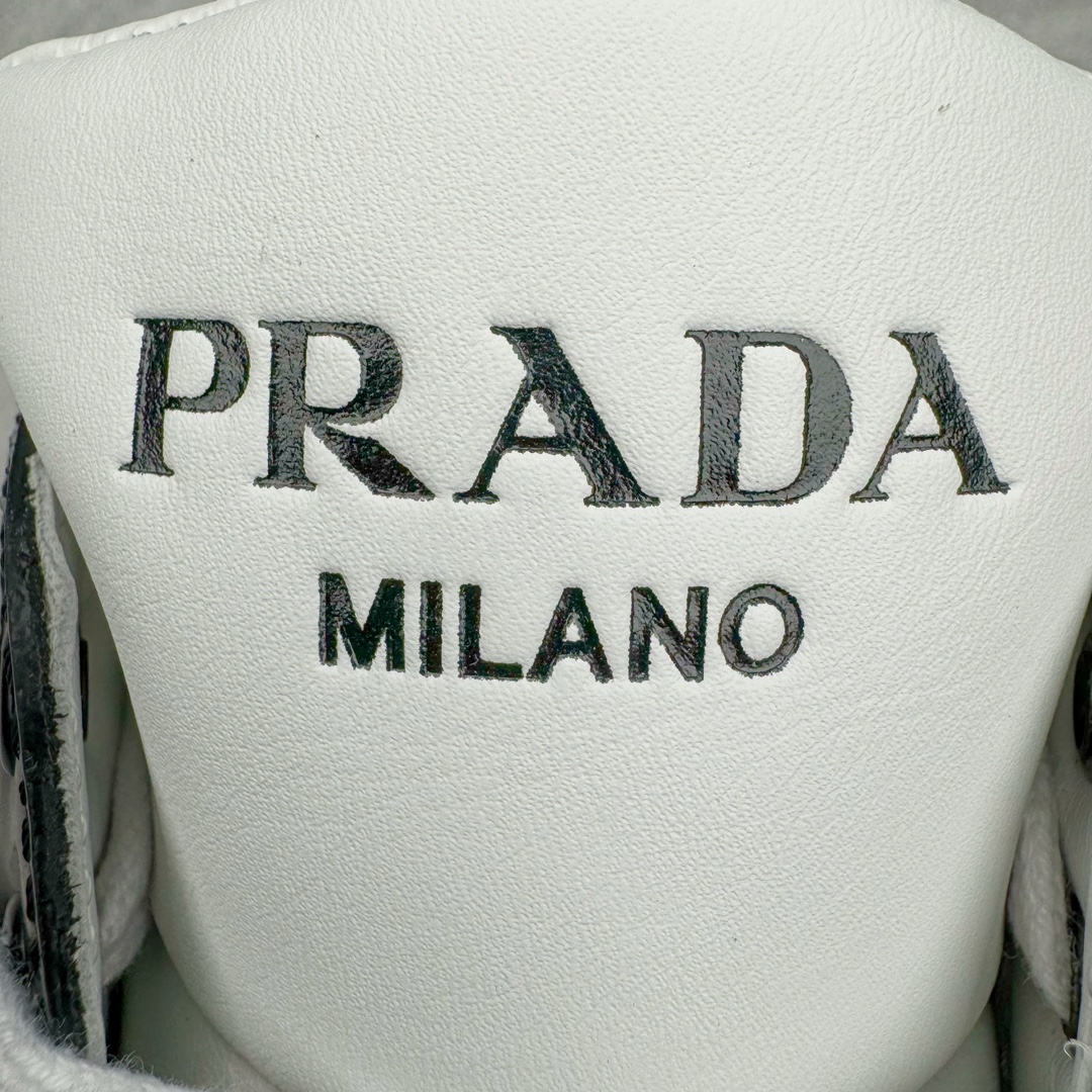 图片[15]-＃LJ渠道版 Prada Downtown 普拉达三角徽标舒适百搭时尚板鞋 男款 黑白熊猫 高端零售特供批次 购入原鞋一比一开发 进口原厂皮料 私模大底正确咬花 全套配件及包装物 市场最好批次 尺码：40 40.5 41 42 42.5 43 44 44.5 45-选品中心