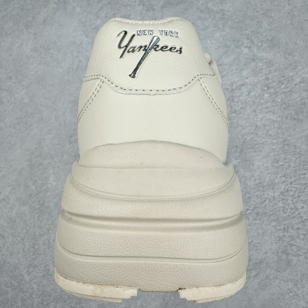 图片[8]-NY美国榄球洋基队New York Yankees x MLB Big Ball Chunky Mask Sandal 系列厚底老爹风魔术贴镂空休闲运动鞋 MLB以150多年传统的美国职业棒球大联盟为创作蓝本，韩流大热CHUCKY鞋款作基调，特意采用6cm加厚鞋底，并注入多个MLB独有的美式棒球文化的细节设计，打造出时尚外观，尽显独特而强烈的时尚格调。 MLB重新演译美国职业棒球大联盟中的术语「BIG BALL」，特意保留MLB标志性的NY Yankee、LA Dodgers、Boston Red Sox等多队知名棒球队Logo，以「Mega Logo」的形式展现在鞋面设计上。MLB老爹鞋具有耐用的柔软鞋面和厚实的弹性鞋垫，提供舒适的抓地力。与传统的老爹鞋不同，它看起来感觉很重，其实很舒适轻巧。采用的6cm高的鞋垫，也具有长腿效果。尺码：35 36 36.5 37.5 38 38.5 39 40 40.5 41 42 42.5 43 44 44.5 45-选品中心