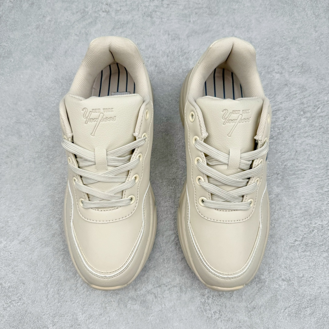 图片[2]-NY美国榄球洋基队New York Yankees x MLB Big Ball Chunky Mask Sandal 系列厚底老爹风魔术贴镂空休闲运动鞋 MLB以150多年传统的美国职业棒球大联盟为创作蓝本，韩流大热CHUCKY鞋款作基调，特意采用6cm加厚鞋底，并注入多个MLB独有的美式棒球文化的细节设计，打造出时尚外观，尽显独特而强烈的时尚格调。 MLB重新演译美国职业棒球大联盟中的术语「BIG BALL」，特意保留MLB标志性的NY Yankee、LA Dodgers、Boston Red Sox等多队知名棒球队Logo，以「Mega Logo」的形式展现在鞋面设计上。MLB老爹鞋具有耐用的柔软鞋面和厚实的弹性鞋垫，提供舒适的抓地力。与传统的老爹鞋不同，它看起来感觉很重，其实很舒适轻巧。采用的6cm高的鞋垫，也具有长腿效果。尺码：35 36 36.5 37.5 38 38.5 39 40 40.5 41 42 42.5 43 44 44.5 45-选品中心