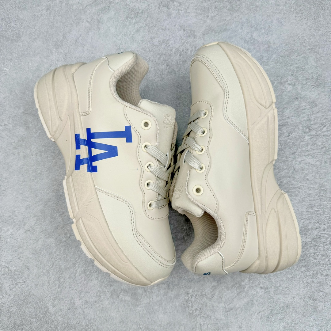 图片[3]-NY美国榄球洋基队New York Yankees x MLB Big Ball Chunky Mask Sandal 系列厚底老爹风魔术贴镂空休闲运动鞋 MLB以150多年传统的美国职业棒球大联盟为创作蓝本，韩流大热CHUCKY鞋款作基调，特意采用6cm加厚鞋底，并注入多个MLB独有的美式棒球文化的细节设计，打造出时尚外观，尽显独特而强烈的时尚格调。 MLB重新演译美国职业棒球大联盟中的术语「BIG BALL」，特意保留MLB标志性的NY Yankee、LA Dodgers、Boston Red Sox等多队知名棒球队Logo，以「Mega Logo」的形式展现在鞋面设计上。MLB老爹鞋具有耐用的柔软鞋面和厚实的弹性鞋垫，提供舒适的抓地力。与传统的老爹鞋不同，它看起来感觉很重，其实很舒适轻巧。采用的6cm高的鞋垫，也具有长腿效果。尺码：35 36 36.5 37.5 38 38.5 39 40 40.5 41 42 42.5 43 44 44.5 45-选品中心