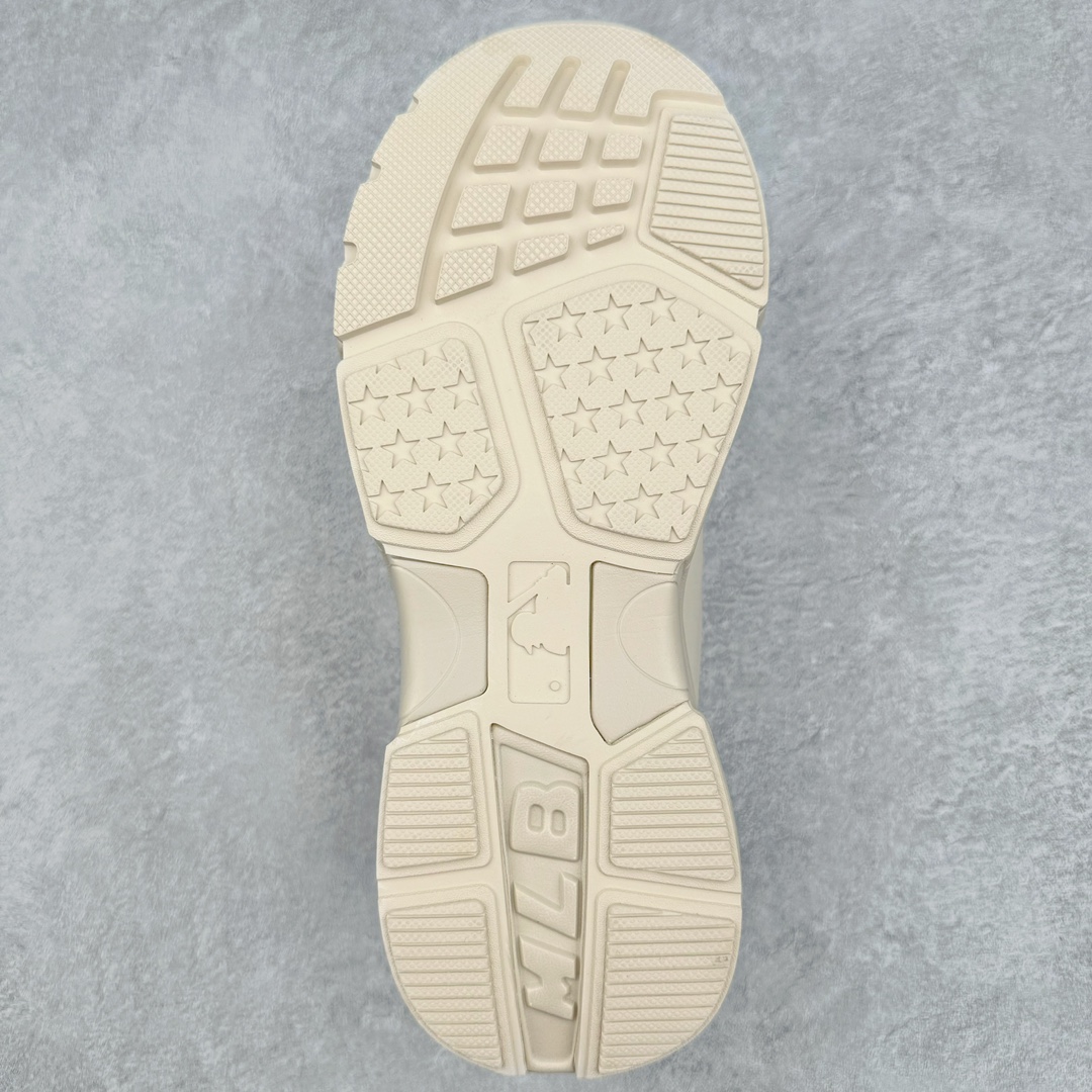 图片[9]-NY美国榄球洋基队New York Yankees x MLB Big Ball Chunky Mask Sandal 系列厚底老爹风魔术贴镂空休闲运动鞋 MLB以150多年传统的美国职业棒球大联盟为创作蓝本，韩流大热CHUCKY鞋款作基调，特意采用6cm加厚鞋底，并注入多个MLB独有的美式棒球文化的细节设计，打造出时尚外观，尽显独特而强烈的时尚格调。 MLB重新演译美国职业棒球大联盟中的术语「BIG BALL」，特意保留MLB标志性的NY Yankee、LA Dodgers、Boston Red Sox等多队知名棒球队Logo，以「Mega Logo」的形式展现在鞋面设计上。MLB老爹鞋具有耐用的柔软鞋面和厚实的弹性鞋垫，提供舒适的抓地力。与传统的老爹鞋不同，它看起来感觉很重，其实很舒适轻巧。采用的6cm高的鞋垫，也具有长腿效果。尺码：35 36 36.5 37.5 38 38.5 39 40 40.5 41 42 42.5 43 44 44.5 45-选品中心