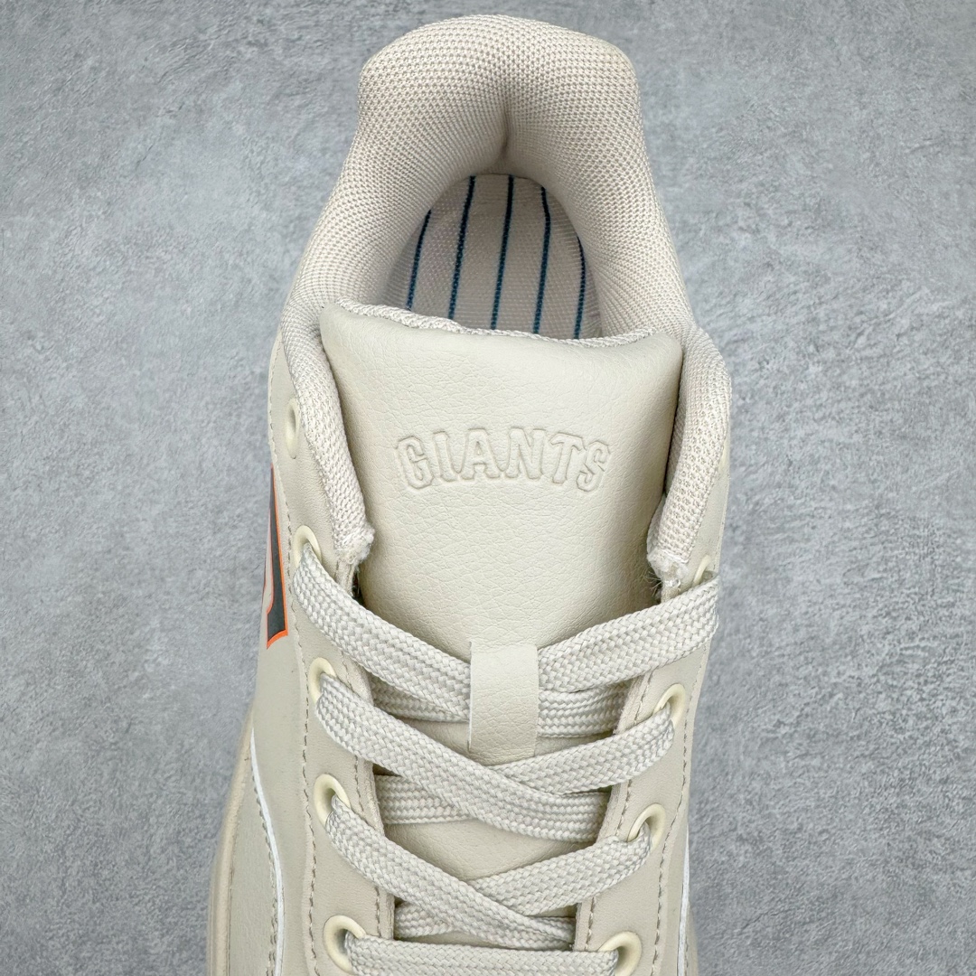 图片[5]-NY美国榄球洋基队New York Yankees x MLB Big Ball Chunky Mask Sandal 系列厚底老爹风魔术贴镂空休闲运动鞋 MLB以150多年传统的美国职业棒球大联盟为创作蓝本，韩流大热CHUCKY鞋款作基调，特意采用6cm加厚鞋底，并注入多个MLB独有的美式棒球文化的细节设计，打造出时尚外观，尽显独特而强烈的时尚格调。 MLB重新演译美国职业棒球大联盟中的术语「BIG BALL」，特意保留MLB标志性的NY Yankee、LA Dodgers、Boston Red Sox等多队知名棒球队Logo，以「Mega Logo」的形式展现在鞋面设计上。MLB老爹鞋具有耐用的柔软鞋面和厚实的弹性鞋垫，提供舒适的抓地力。与传统的老爹鞋不同，它看起来感觉很重，其实很舒适轻巧。采用的6cm高的鞋垫，也具有长腿效果。尺码：35 36 36.5 37.5 38 38.5 39 40 40.5 41 42 42.5 43 44 44.5 45-选品中心