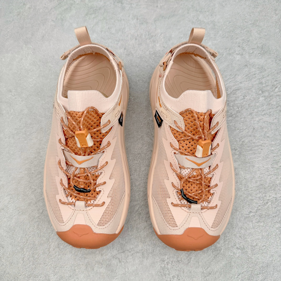 图片[2]-＃HK纯原 Hoka One One Hopara Sandals 霍帕拉系列水路两用溯溪涉水休闲户外露营凉鞋 作为先锋品牌的 HOKA ONE ONE总是以独特的方式 HOPARA是一款溯溪鞋 又名排水鞋 可长期用于涉水和溯溪 保护脚底和脚趾的安全和舒适 鞋面材料速干 透气 耐磨 鞋底防滑 耐磨 抓地能力强 出于安全考虑 设计要求较高-涉水溯溪过程中 水 泥沙 可以直接从鞋内大孔排出 细纹鞋底使在岩石上抓地能力强 避免打滑 而上路后 鞋面具有快干透气等优点 尺码：36 36.5 37.5 38 39 40 40.5 41 42 42.5 43 44 45-选品中心