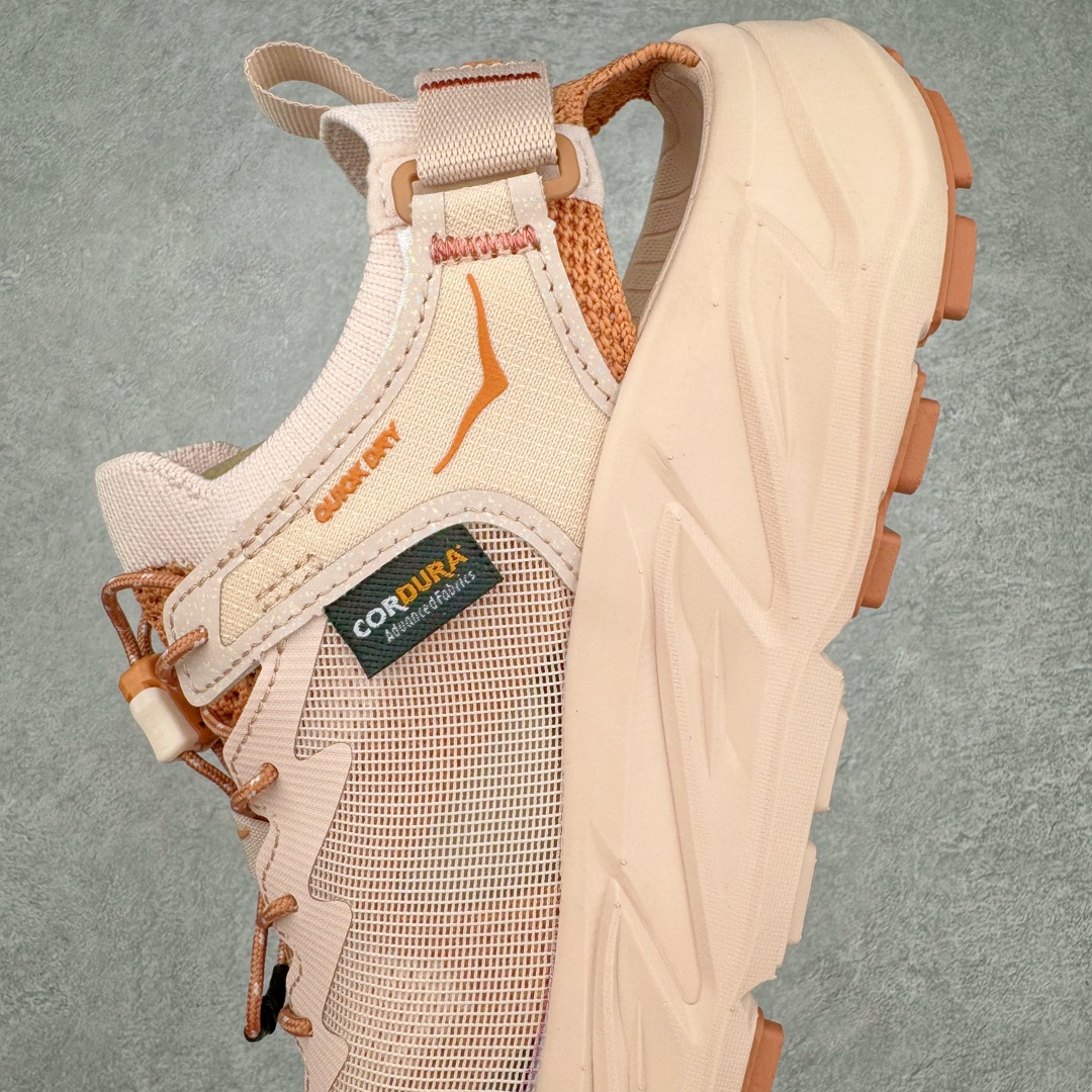 图片[7]-＃HK纯原 Hoka One One Hopara Sandals 霍帕拉系列水路两用溯溪涉水休闲户外露营凉鞋 作为先锋品牌的 HOKA ONE ONE总是以独特的方式 HOPARA是一款溯溪鞋 又名排水鞋 可长期用于涉水和溯溪 保护脚底和脚趾的安全和舒适 鞋面材料速干 透气 耐磨 鞋底防滑 耐磨 抓地能力强 出于安全考虑 设计要求较高-涉水溯溪过程中 水 泥沙 可以直接从鞋内大孔排出 细纹鞋底使在岩石上抓地能力强 避免打滑 而上路后 鞋面具有快干透气等优点 尺码：36 36.5 37.5 38 39 40 40.5 41 42 42.5 43 44 45-选品中心