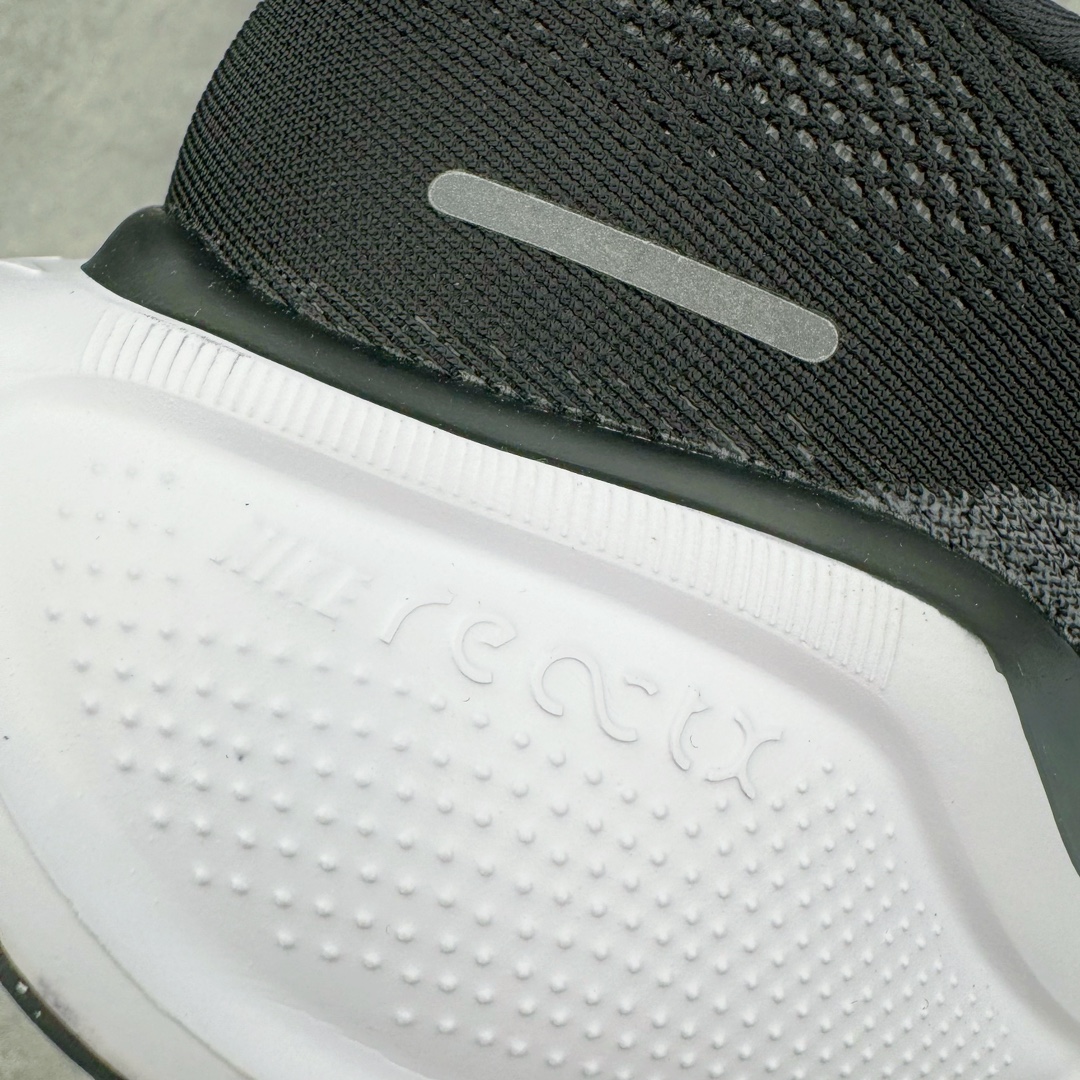 图片[13]-NK Zoom Pegasus 飞马41代马拉松系列网面透气缓震疾速跑鞋 拥有 Zoom Air 一如既往的稳定感和流畅感 鞋面采用工程网眼设计 为特定高热区域营造出色透气性 进一步增加鞋面的穿孔数量 让足部能够快速散热 中足搭配 Flywire 飞线 在高速运动时营造舒适稳定的贴合感 内置Zoon气垫加持 动力十足 货号：FQ0965-002 尺码：36 36.5 37.5 38 38.5 39 40 40.5 41 42 42.5 43 44 44.5 45-选品中心