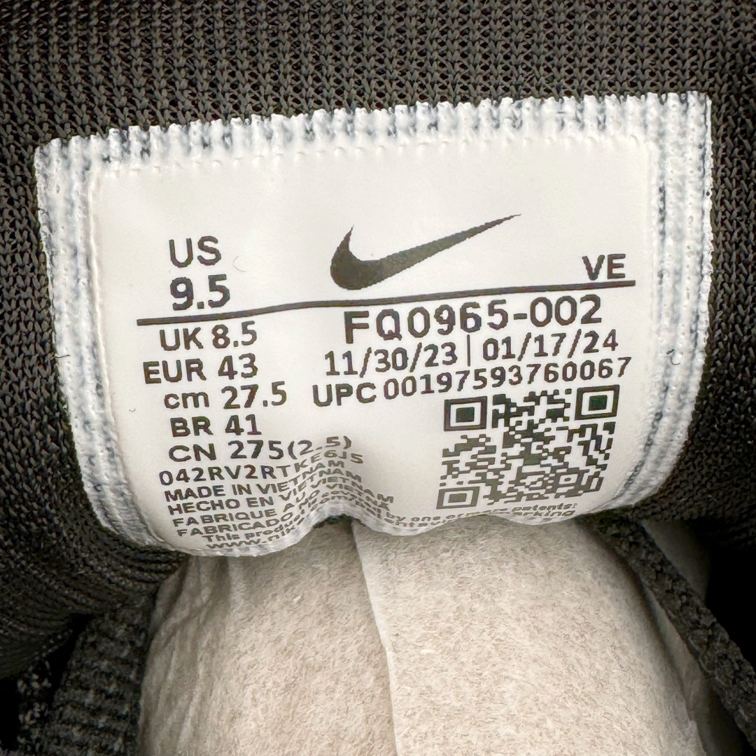 图片[11]-NK Zoom Pegasus 飞马41代马拉松系列网面透气缓震疾速跑鞋 拥有 Zoom Air 一如既往的稳定感和流畅感 鞋面采用工程网眼设计 为特定高热区域营造出色透气性 进一步增加鞋面的穿孔数量 让足部能够快速散热 中足搭配 Flywire 飞线 在高速运动时营造舒适稳定的贴合感 内置Zoon气垫加持 动力十足 货号：FQ0965-002 尺码：36 36.5 37.5 38 38.5 39 40 40.5 41 42 42.5 43 44 44.5 45-选品中心