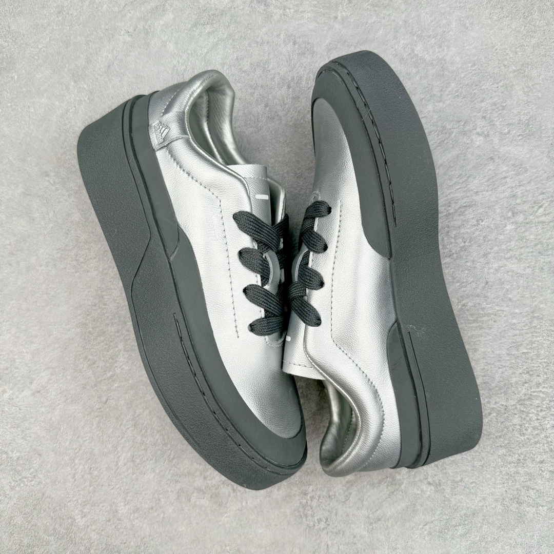 图片[3]-＃H11纯原 AD Labcourt 百搭休闲轻松舒适耐磨透气低帮板鞋 IF1655 FOG平替单品 鞋面使用了绒毛麂皮 鞋面和鞋底连接处使用了包边处理 看起来更加精致有型 内里也使用了光滑的优质皮革 鞋垫上的LOGO彰显品牌身份 鞋子后脚跟处的英文 ENDINEERED FOR THE STYLE OF FUTURE译为 为未来的风格而设计 尺码：36 36.5 37 38 38.5 39 40 40.5 41 42 42.5 43 44 44.5 45-选品中心