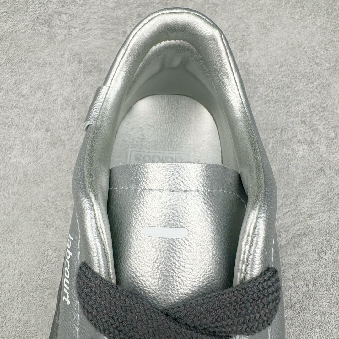 图片[10]-＃H11纯原 AD Labcourt 百搭休闲轻松舒适耐磨透气低帮板鞋 IF1655 FOG平替单品 鞋面使用了绒毛麂皮 鞋面和鞋底连接处使用了包边处理 看起来更加精致有型 内里也使用了光滑的优质皮革 鞋垫上的LOGO彰显品牌身份 鞋子后脚跟处的英文 ENDINEERED FOR THE STYLE OF FUTURE译为 为未来的风格而设计 尺码：36 36.5 37 38 38.5 39 40 40.5 41 42 42.5 43 44 44.5 45-选品中心