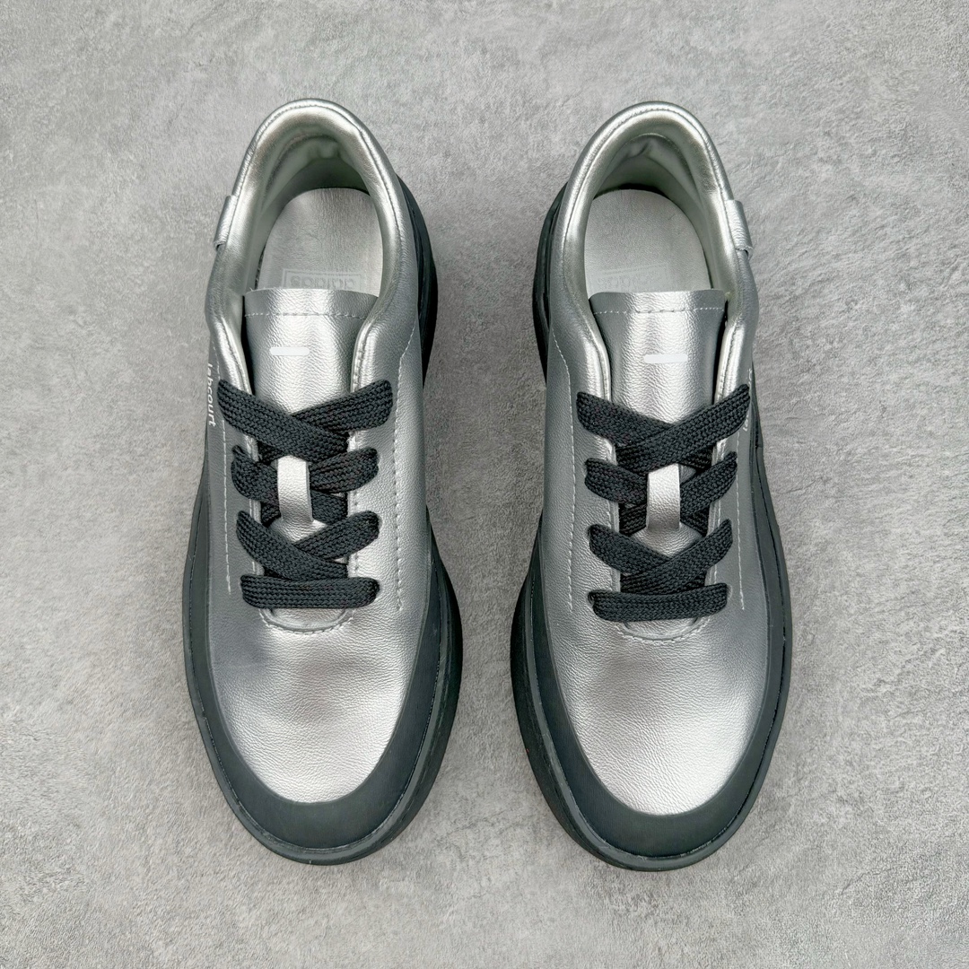 图片[2]-＃H11纯原 AD Labcourt 百搭休闲轻松舒适耐磨透气低帮板鞋 IF1655 FOG平替单品 鞋面使用了绒毛麂皮 鞋面和鞋底连接处使用了包边处理 看起来更加精致有型 内里也使用了光滑的优质皮革 鞋垫上的LOGO彰显品牌身份 鞋子后脚跟处的英文 ENDINEERED FOR THE STYLE OF FUTURE译为 为未来的风格而设计 尺码：36 36.5 37 38 38.5 39 40 40.5 41 42 42.5 43 44 44.5 45-选品中心