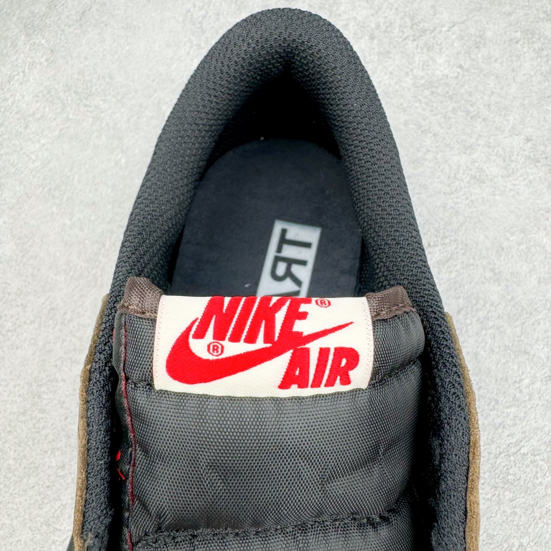 图片[15]-＃KZ神版莞产 Travis Scott x Air Jordan AJ1 Low OG SP TS联名11.0 黑棕倒钩低帮 DM7866-202 全系列配色 外贸特供批次 新配色不断更新开发 市场中端王者 全套原纸板楦头开发 确保原汁原味 完美呈现一代版型 一比一鞋头弧度高度鞋身弧度 此版本只针对中端市场 细节品控鞋型随意秒杀市面同价位 鞋型完美 不臃肿别扭 头层皮料加持 用料绝不含糊 进口玻璃冲刀皮料裁剪零毛边 电脑针车工艺 超高鞋面清洁度 最高QC检验标准 控制溢胶瑕疵 原盒原配 飞翼3D高频深度立体 工艺方面大到整体鞋型 漏斗收腰 底线拉帮 LOGO立体程度 小到针眼排布 载片对称 冲孔效果 鞋标规范 鞋垫背胶等等 无一不是口碑收割 每双都是一个回头客 尺码：36 36.5 37.5 38 38.5 39 40 40.5 41 42 42.5 43 44 44.5 45 46 47.5-选品中心