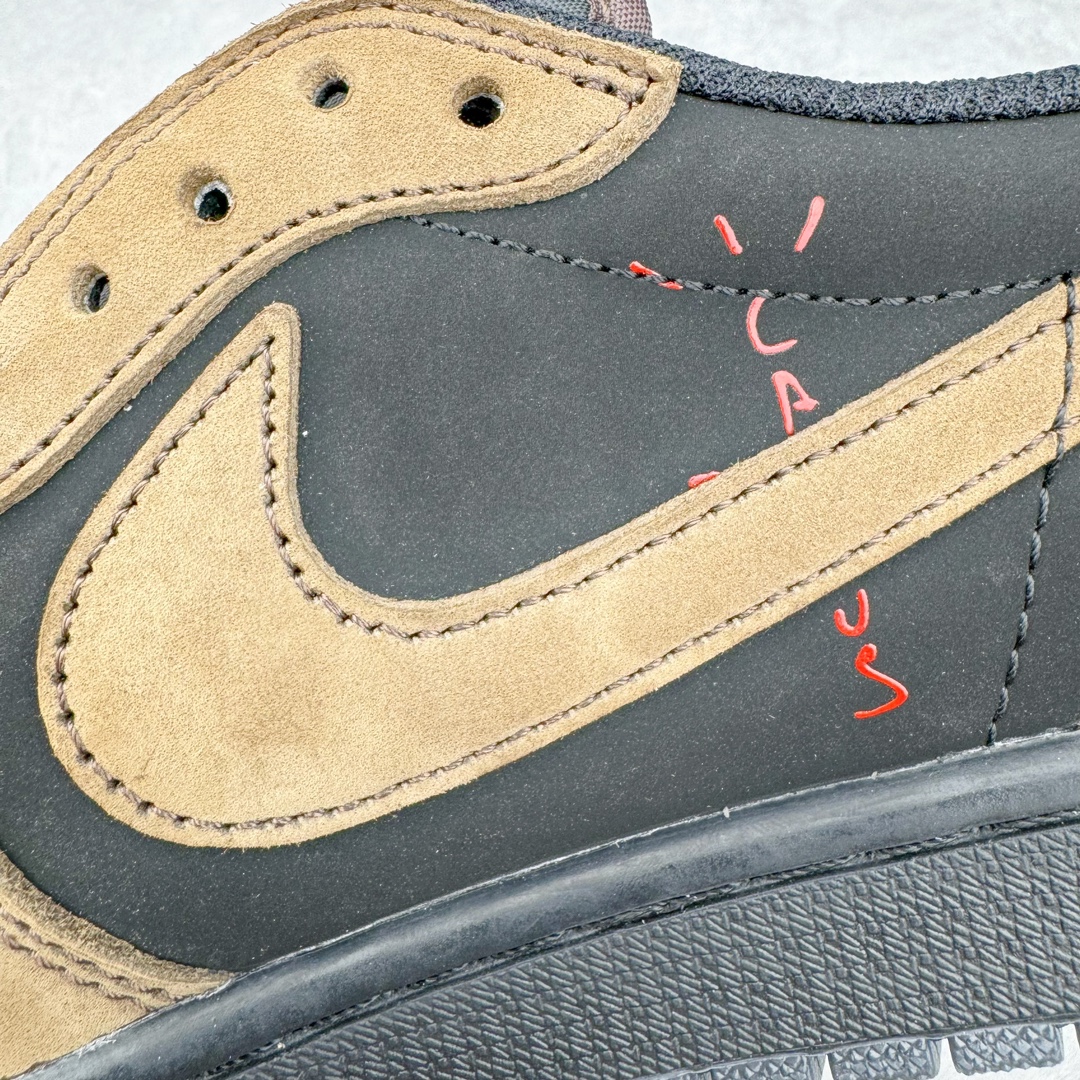 图片[14]-＃KZ神版莞产 Travis Scott x Air Jordan AJ1 Low OG SP TS联名11.0 黑棕倒钩低帮 DM7866-202 全系列配色 外贸特供批次 新配色不断更新开发 市场中端王者 全套原纸板楦头开发 确保原汁原味 完美呈现一代版型 一比一鞋头弧度高度鞋身弧度 此版本只针对中端市场 细节品控鞋型随意秒杀市面同价位 鞋型完美 不臃肿别扭 头层皮料加持 用料绝不含糊 进口玻璃冲刀皮料裁剪零毛边 电脑针车工艺 超高鞋面清洁度 最高QC检验标准 控制溢胶瑕疵 原盒原配 飞翼3D高频深度立体 工艺方面大到整体鞋型 漏斗收腰 底线拉帮 LOGO立体程度 小到针眼排布 载片对称 冲孔效果 鞋标规范 鞋垫背胶等等 无一不是口碑收割 每双都是一个回头客 尺码：36 36.5 37.5 38 38.5 39 40 40.5 41 42 42.5 43 44 44.5 45 46 47.5-选品中心
