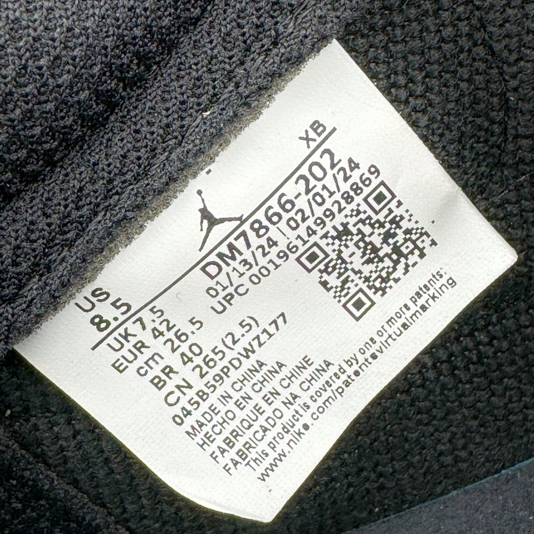 图片[12]-＃KZ神版莞产 Travis Scott x Air Jordan AJ1 Low OG SP TS联名11.0 黑棕倒钩低帮 DM7866-202 全系列配色 外贸特供批次 新配色不断更新开发 市场中端王者 全套原纸板楦头开发 确保原汁原味 完美呈现一代版型 一比一鞋头弧度高度鞋身弧度 此版本只针对中端市场 细节品控鞋型随意秒杀市面同价位 鞋型完美 不臃肿别扭 头层皮料加持 用料绝不含糊 进口玻璃冲刀皮料裁剪零毛边 电脑针车工艺 超高鞋面清洁度 最高QC检验标准 控制溢胶瑕疵 原盒原配 飞翼3D高频深度立体 工艺方面大到整体鞋型 漏斗收腰 底线拉帮 LOGO立体程度 小到针眼排布 载片对称 冲孔效果 鞋标规范 鞋垫背胶等等 无一不是口碑收割 每双都是一个回头客 尺码：36 36.5 37.5 38 38.5 39 40 40.5 41 42 42.5 43 44 44.5 45 46 47.5-选品中心
