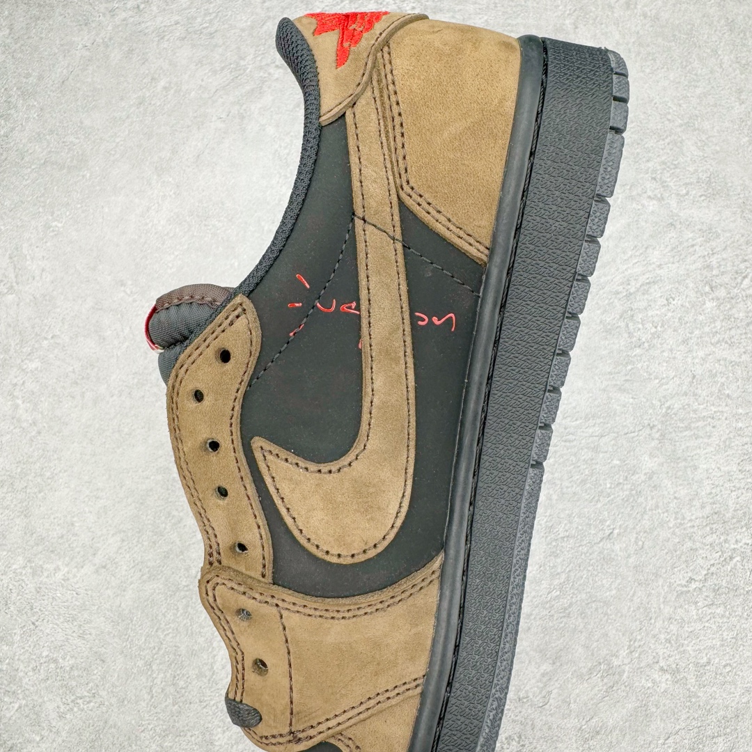 图片[7]-＃KZ神版莞产 Travis Scott x Air Jordan AJ1 Low OG SP TS联名11.0 黑棕倒钩低帮 DM7866-202 全系列配色 外贸特供批次 新配色不断更新开发 市场中端王者 全套原纸板楦头开发 确保原汁原味 完美呈现一代版型 一比一鞋头弧度高度鞋身弧度 此版本只针对中端市场 细节品控鞋型随意秒杀市面同价位 鞋型完美 不臃肿别扭 头层皮料加持 用料绝不含糊 进口玻璃冲刀皮料裁剪零毛边 电脑针车工艺 超高鞋面清洁度 最高QC检验标准 控制溢胶瑕疵 原盒原配 飞翼3D高频深度立体 工艺方面大到整体鞋型 漏斗收腰 底线拉帮 LOGO立体程度 小到针眼排布 载片对称 冲孔效果 鞋标规范 鞋垫背胶等等 无一不是口碑收割 每双都是一个回头客 尺码：36 36.5 37.5 38 38.5 39 40 40.5 41 42 42.5 43 44 44.5 45 46 47.5-选品中心