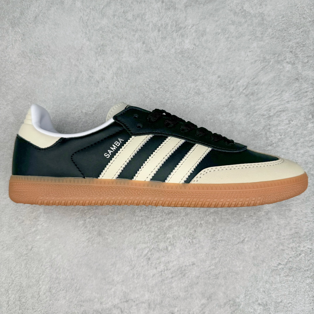 ＃S2纯原 AD Original Samba OG 复古经典轻便板鞋 黑棕 IE5836 原装头层牛皮加持 正确烫金高频细节 原装纳米超迁皮料 独家私模橡胶大底 原盒原配 正确黑色中底布 过宽过胶 这款桑巴鞋展示了高质量的工艺 带有装饰的超锁缝制和无缝的手感 柔软、柔软的皮革造型和标志性的3条纹完成了精致的外观 正规合身鞋带 鞋面上有绒面鞋垫 橡胶鞋底 享受正畸套筒软感 自50年代首次亮相以来就一直在赢得粉丝的青睐尺码：36 36.5 37.5 38 38.5 39 40 40.5 41 42 42.5 43 44 44.5 45 46-选品中心