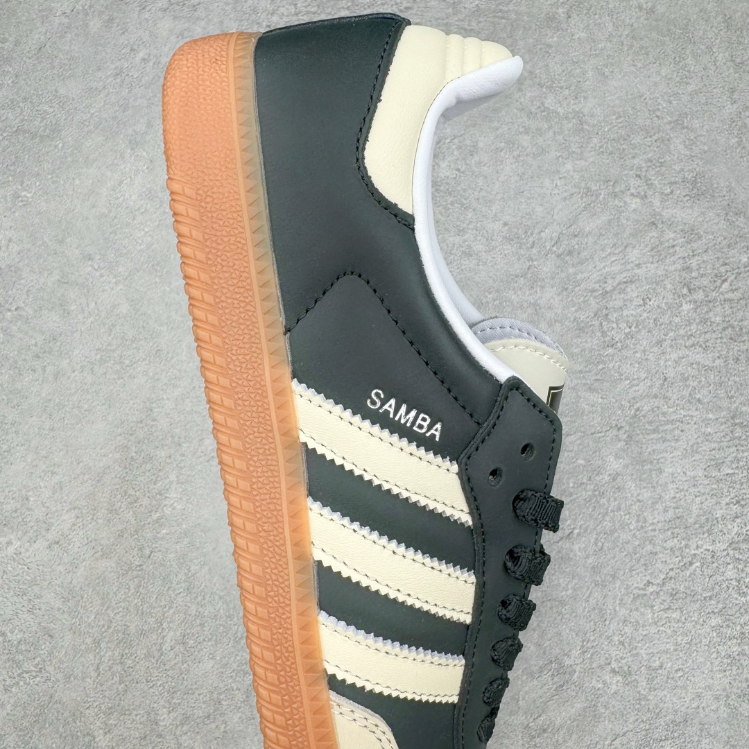 图片[6]-＃S2纯原 AD Original Samba OG 复古经典轻便板鞋 黑棕 IE5836 原装头层牛皮加持 正确烫金高频细节 原装纳米超迁皮料 独家私模橡胶大底 原盒原配 正确黑色中底布 过宽过胶 这款桑巴鞋展示了高质量的工艺 带有装饰的超锁缝制和无缝的手感 柔软、柔软的皮革造型和标志性的3条纹完成了精致的外观 正规合身鞋带 鞋面上有绒面鞋垫 橡胶鞋底 享受正畸套筒软感 自50年代首次亮相以来就一直在赢得粉丝的青睐尺码：36 36.5 37.5 38 38.5 39 40 40.5 41 42 42.5 43 44 44.5 45 46-选品中心