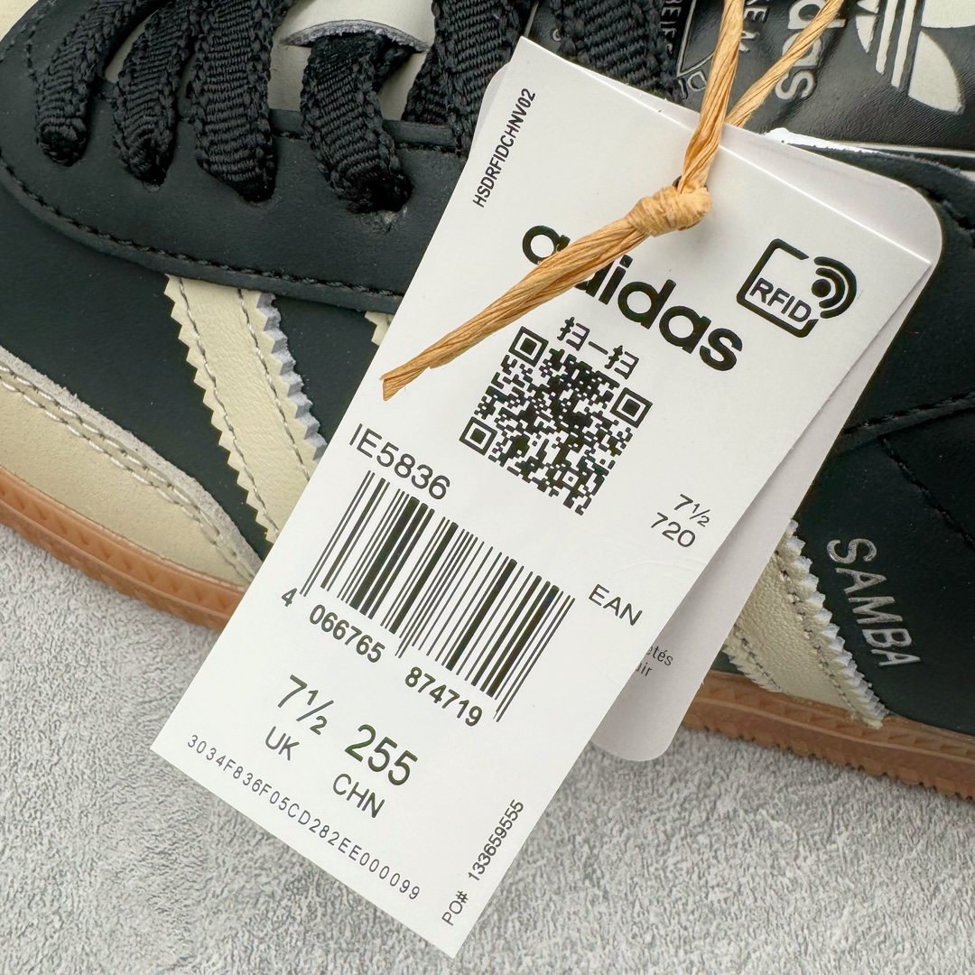 图片[13]-＃S2纯原 AD Original Samba OG 复古经典轻便板鞋 黑棕 IE5836 原装头层牛皮加持 正确烫金高频细节 原装纳米超迁皮料 独家私模橡胶大底 原盒原配 正确黑色中底布 过宽过胶 这款桑巴鞋展示了高质量的工艺 带有装饰的超锁缝制和无缝的手感 柔软、柔软的皮革造型和标志性的3条纹完成了精致的外观 正规合身鞋带 鞋面上有绒面鞋垫 橡胶鞋底 享受正畸套筒软感 自50年代首次亮相以来就一直在赢得粉丝的青睐尺码：36 36.5 37.5 38 38.5 39 40 40.5 41 42 42.5 43 44 44.5 45 46-选品中心