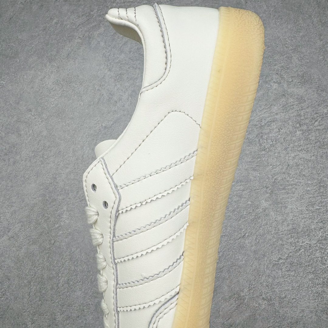 图片[7]-＃B版纯原 AD Original Samba OG 复古经典轻便板鞋 IG6171 头层牛皮加持 正确烫金高频细节 原装纳米超迁皮料 独家私模橡胶大底 原盒原配 这款桑巴鞋展示了高质量的工艺 带有装饰的超锁缝制和无缝的手感 柔软、柔软的皮革造型和标志性的3条纹完成了精致的外观 正规合身鞋带 鞋面上有绒面鞋垫 橡胶鞋底 享受正畸套筒软感 自50年代首次亮相以来就一直在赢得粉丝的青睐 尺码：36 36.5 37.5 38 38.5 39 40 40.5 41 42 42.5 43 44 44.5 45-选品中心