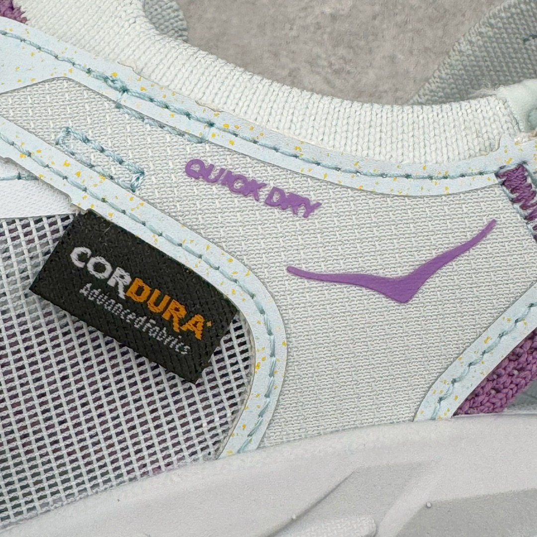 图片[13]-＃HK纯原 Hoka One One Hopara Sandals 霍帕拉系列水路两用溯溪涉水休闲户外露营凉鞋 作为先锋品牌的 HOKA ONE ONE总是以独特的方式 HOPARA是一款溯溪鞋 又名排水鞋 可长期用于涉水和溯溪 保护脚底和脚趾的安全和舒适 鞋面材料速干 透气 耐磨 鞋底防滑 耐磨 抓地能力强 出于安全考虑 设计要求较高-涉水溯溪过程中 水 泥沙 可以直接从鞋内大孔排出 细纹鞋底使在岩石上抓地能力强 避免打滑 而上路后 鞋面具有快干透气等优点 尺码：36 36.5 37.5 38 39 40 40.5 41 42 42.5 43 44 45-选品中心