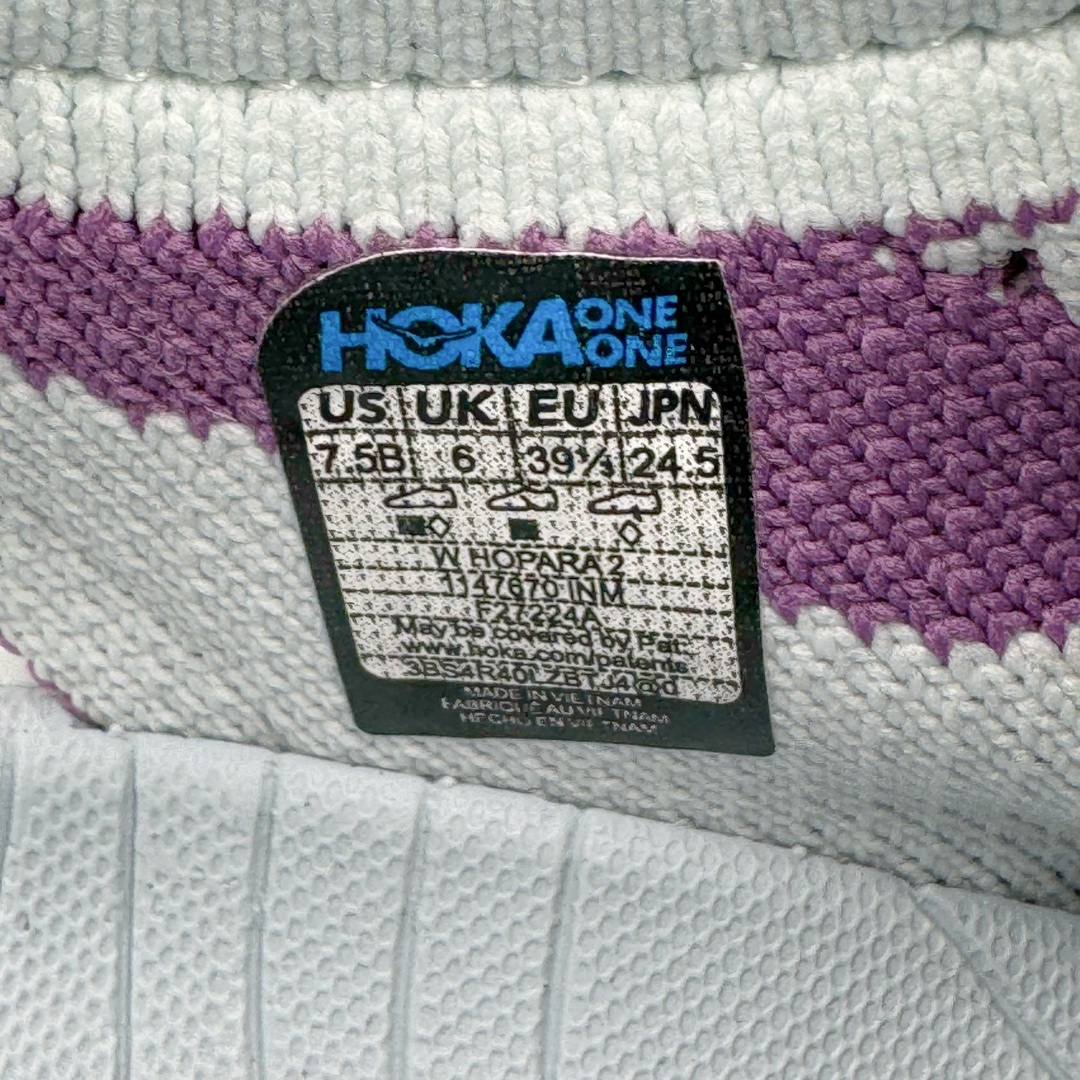 图片[14]-＃HK纯原 Hoka One One Hopara Sandals 霍帕拉系列水路两用溯溪涉水休闲户外露营凉鞋 作为先锋品牌的 HOKA ONE ONE总是以独特的方式 HOPARA是一款溯溪鞋 又名排水鞋 可长期用于涉水和溯溪 保护脚底和脚趾的安全和舒适 鞋面材料速干 透气 耐磨 鞋底防滑 耐磨 抓地能力强 出于安全考虑 设计要求较高-涉水溯溪过程中 水 泥沙 可以直接从鞋内大孔排出 细纹鞋底使在岩石上抓地能力强 避免打滑 而上路后 鞋面具有快干透气等优点 尺码：36 36.5 37.5 38 39 40 40.5 41 42 42.5 43 44 45-选品中心