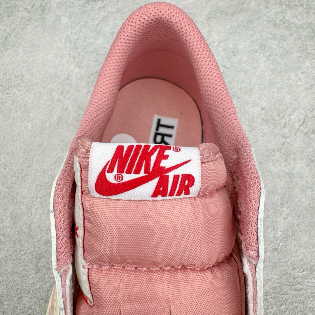 图片[12]-＃KZ神版莞产 Travis Scott x Air Jordan AJ1 Low OG SP TS联名9.0 白粉倒钩低帮 DM7866-600 全系列配色 外贸特供批次 新配色不断更新开发 市场中端王者 全套原纸板楦头开发 确保原汁原味 完美呈现一代版型 一比一鞋头弧度高度鞋身弧度 此版本只针对中端市场 细节品控鞋型随意秒杀市面同价位 鞋型完美 不臃肿别扭 头层皮料加持 用料绝不含糊 进口玻璃冲刀皮料裁剪零毛边 电脑针车工艺 超高鞋面清洁度 最高QC检验标准 控制溢胶瑕疵 原盒原配 飞翼3D高频深度立体 工艺方面大到整体鞋型 漏斗收腰 底线拉帮 LOGO立体程度 小到针眼排布 载片对称 冲孔效果 鞋标规范 鞋垫背胶等等 无一不是口碑收割 每双都是一个回头客 尺码：36 36.5 37.5 38 38.5 39 40 40.5 41 42 42.5 43 44 44.5 45 46 47.5-选品中心