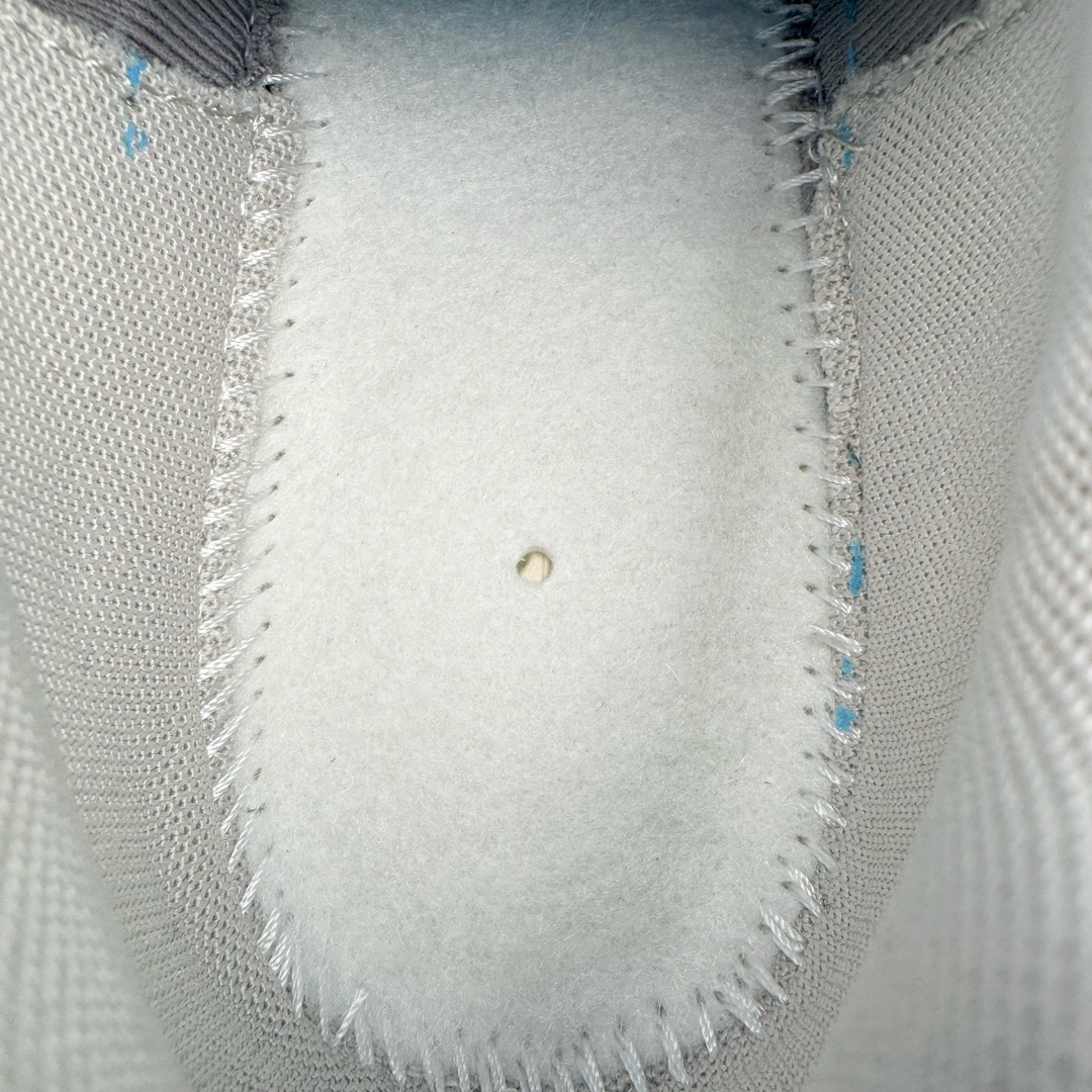 图片[22]-＃HP纯原 NK P-6000 系列低帮复古老爹风休闲运动舒适慢跑鞋 白银 FN7509-029 购入原鞋原装纸板楦头开发 独家私模四层组合大底 市场唯一正确版本 良心定价 新配色陆续出货 进口三文治网面 融合 Pegasus 过往运动鞋设计 助力 21 世纪早期跑步运动跃升时尚新高度 采用透气网眼布、运动风格线条和耐穿覆面 兼具吸睛外观和舒适感受 中底泡绵以田径赛道为灵感 打造厚实设计 缔造出众缓震性能 尺码：36 36.5 37.5 38 38.5 39 40 40.5 41 42 42.5 43 44 44.5 45 46-选品中心