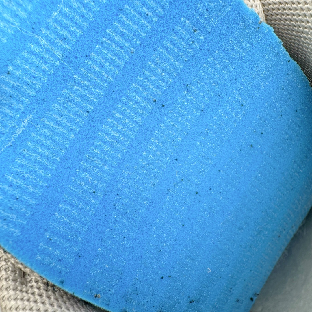 图片[10]-＃HP纯原 NK P-6000 系列低帮复古老爹风休闲运动舒适慢跑鞋 白银 FN7509-029 购入原鞋原装纸板楦头开发 独家私模四层组合大底 市场唯一正确版本 良心定价 新配色陆续出货 进口三文治网面 融合 Pegasus 过往运动鞋设计 助力 21 世纪早期跑步运动跃升时尚新高度 采用透气网眼布、运动风格线条和耐穿覆面 兼具吸睛外观和舒适感受 中底泡绵以田径赛道为灵感 打造厚实设计 缔造出众缓震性能 尺码：36 36.5 37.5 38 38.5 39 40 40.5 41 42 42.5 43 44 44.5 45 46-选品中心