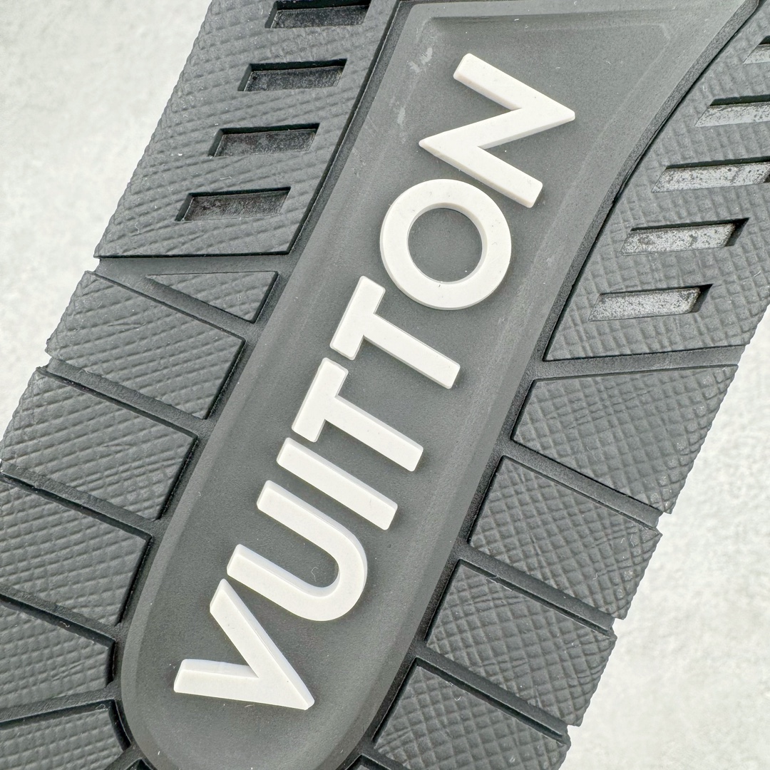 图片[24]-＃GD广顶 Louis Vuitton Trainer lv路易威登时装走秀运动时尚板鞋 外贸零售特供批次 2023全新纸板数据 印花高频效果碾压市面 市售天花板产物 耗时半年巨作 全套原厂新版原纸板楦头开发 原厂特供皮料加持 市场所有版本中综合最强的货品 GD实力大厂出品 全网最全配色更新最快 最成熟的做工稳定的品控 完美鞋型超高的清洁度 零毛边线头瑕疵 全套原楦原纸版原鞋开模 全网最具灵魂的版型 正确原装黄色鞋盒 正确中底印花 鞋面印花3D高频深度立体 全鞋电脑针车 紧密相连 针距密度一致 环保乳胶注塑鞋垫 厚度脚感还原原版 皮面裁剪部位 统一油边封口工艺 原装橡胶大底含胶量大底组合零偏差 专柜全套包装 防尘袋 说明书 质保卡 男女鞋 尺码：35 36 37 38 39 40 41 42 43 44 45-选品中心