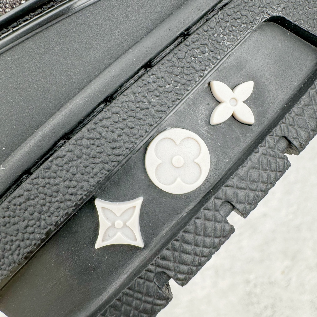 图片[17]-＃GD广顶 Louis Vuitton Trainer lv路易威登时装走秀运动时尚板鞋 外贸零售特供批次 2023全新纸板数据 印花高频效果碾压市面 市售天花板产物 耗时半年巨作 全套原厂新版原纸板楦头开发 原厂特供皮料加持 市场所有版本中综合最强的货品 GD实力大厂出品 全网最全配色更新最快 最成熟的做工稳定的品控 完美鞋型超高的清洁度 零毛边线头瑕疵 全套原楦原纸版原鞋开模 全网最具灵魂的版型 正确原装黄色鞋盒 正确中底印花 鞋面印花3D高频深度立体 全鞋电脑针车 紧密相连 针距密度一致 环保乳胶注塑鞋垫 厚度脚感还原原版 皮面裁剪部位 统一油边封口工艺 原装橡胶大底含胶量大底组合零偏差 专柜全套包装 防尘袋 说明书 质保卡 男女鞋 尺码：35 36 37 38 39 40 41 42 43 44 45-选品中心