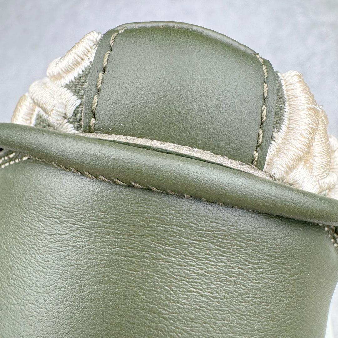 图片[14]-＃GD广顶 Dior B33 迪奥印花系带时尚运动板鞋网球鞋 全套原厂新版原纸板楦头开发 原厂特供皮料加持 原档数据大底 高频字母排版细节 还原 Zp 高端零售特供批次 2023秋季新品 彰显非凡的精湛工艺 重新诠释经典的网球鞋 时尚的廓形突显厚实感 采用全新的拉绒马海毛针织面料 突显柔软触感与富有层次感的流行色彩 搭配棕色绒面革镶片提升格调 别具一格的加垫鞋舌点缀以压花效果Dior标志 后侧点缀以Dior 30Avenue Montaigne标志 可为各式休闲造型增添时尚气质 尺码：39 40 41 42 43 44 45-选品中心