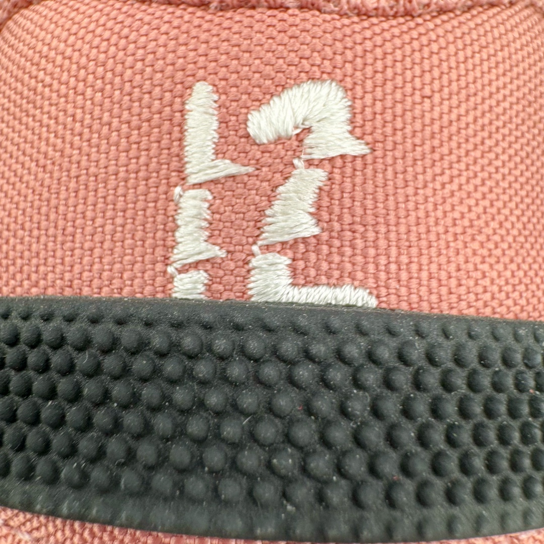 图片[15]-＃灭世 NK Ja 1 莫兰特一代实战篮球鞋 红黑白 FV1288-600 实战属性直接拉满 实战天花板上限再度提升 实战亲测-性能体验吊打国产同价位鞋款 增配前掌ZOOM TURBO➕抗扭片➕后掌马蹄ZOOM气垫（正品仅配置前掌长方形zoom气垫）采用科比4代鞋楦以及龙骨数据打造 小科4实至名归（完美解决正品压脚趾问题）鞋身➕鞋头增配高频补强层 提升鞋头以及脚踝支撑性 鞋垫采用科比4代元年高弹缓震垫材质-磨合一场直接贴合脚型 外底加厚2mm 升级止滑配方 磨合一次 抓地原地起飞 最强莫兰特一代有且只在灭世纯原（支持市场任意货品正面PK）真材实料 肉眼可见 革新升级绝非空穴来风 灭世纯原内外兼修 用态度诠释最强实战货品 缓震配置独家革新 实战属性直接拉满 实战天花板上限再度提升 实战亲测-性能体验吊打国产同价位鞋款 增配前掌ZOOM TURBO➕抗扭片➕后掌马蹄ZOOM气垫（正品仅配置前掌长方形zoom气垫）采用科比4代鞋楦以及龙骨数据打造 小科4实至名归（完美解决正品压脚趾问题）鞋身➕鞋头增配高频补强层 提升鞋头以及脚踝支撑性 鞋垫采用科比4代元年高弹缓震垫材质-磨合一场直接贴合脚型 外底加厚2mm 升级止滑配方 磨合一次 抓地原地起飞 最强莫兰特一代有且只在灭世纯原（支持市场任意货品正面PK）真材实料 肉眼可见 革新升级绝非空穴来风 灭世纯原内外兼修 用态度诠释最强实战货品 尺码：39 40 40.5 41 42 42.5 43 44 44.5 45 46-选品中心