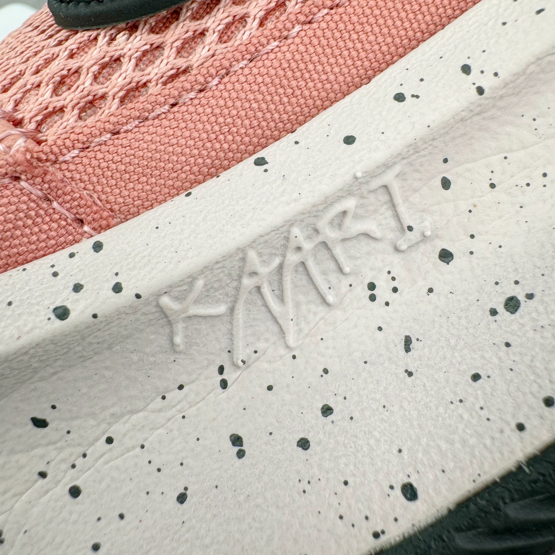 图片[14]-＃灭世 NK Ja 1 莫兰特一代实战篮球鞋 红黑白 FV1288-600 实战属性直接拉满 实战天花板上限再度提升 实战亲测-性能体验吊打国产同价位鞋款 增配前掌ZOOM TURBO➕抗扭片➕后掌马蹄ZOOM气垫（正品仅配置前掌长方形zoom气垫）采用科比4代鞋楦以及龙骨数据打造 小科4实至名归（完美解决正品压脚趾问题）鞋身➕鞋头增配高频补强层 提升鞋头以及脚踝支撑性 鞋垫采用科比4代元年高弹缓震垫材质-磨合一场直接贴合脚型 外底加厚2mm 升级止滑配方 磨合一次 抓地原地起飞 最强莫兰特一代有且只在灭世纯原（支持市场任意货品正面PK）真材实料 肉眼可见 革新升级绝非空穴来风 灭世纯原内外兼修 用态度诠释最强实战货品 缓震配置独家革新 实战属性直接拉满 实战天花板上限再度提升 实战亲测-性能体验吊打国产同价位鞋款 增配前掌ZOOM TURBO➕抗扭片➕后掌马蹄ZOOM气垫（正品仅配置前掌长方形zoom气垫）采用科比4代鞋楦以及龙骨数据打造 小科4实至名归（完美解决正品压脚趾问题）鞋身➕鞋头增配高频补强层 提升鞋头以及脚踝支撑性 鞋垫采用科比4代元年高弹缓震垫材质-磨合一场直接贴合脚型 外底加厚2mm 升级止滑配方 磨合一次 抓地原地起飞 最强莫兰特一代有且只在灭世纯原（支持市场任意货品正面PK）真材实料 肉眼可见 革新升级绝非空穴来风 灭世纯原内外兼修 用态度诠释最强实战货品 尺码：39 40 40.5 41 42 42.5 43 44 44.5 45 46-选品中心