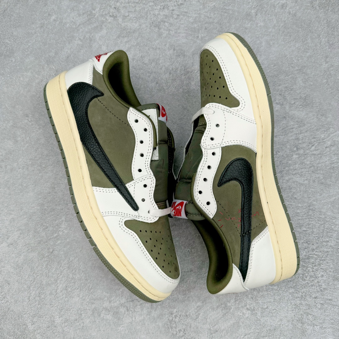 图片[3]-＃DT同源福利回馈 Travis Scott x Air Jordan AJ1 Low OG SP TS联名倒钩8.0低帮 白橄榄绿 DM7866-200 头层皮料加持 DT同源全套原纸板楦头开发 确保原汁原味 完美呈现倒钩版型 原档案转印油墨一体 一码一磨具拒绝假半码 此版本只针对中端市场 皮料材质有所更替 其他数据细节工艺流程均保持一致 绝不口嗨 原盒原配 外盒透明胶套 内侧字体 工整带凹凸感 原厂拉帮工艺 针距密度一致 后跟弧度收口自然不对折 极致一眼正品既视感 进口玻璃冲刀皮料裁剪零毛边 承诺百分百一致原鞋 全鞋电脑针车工艺 进口港宝加持 后跟自然饱满 全鞋荧光划线卡点 追求极致完美 每一双都是工艺品 多重QC质检 超越公司货的品控标准 尺码：36 36.5 37.5 38 38.5 39 40 40.5 41 42 42.5 43 44 44.5 45 46 47.5-选品中心