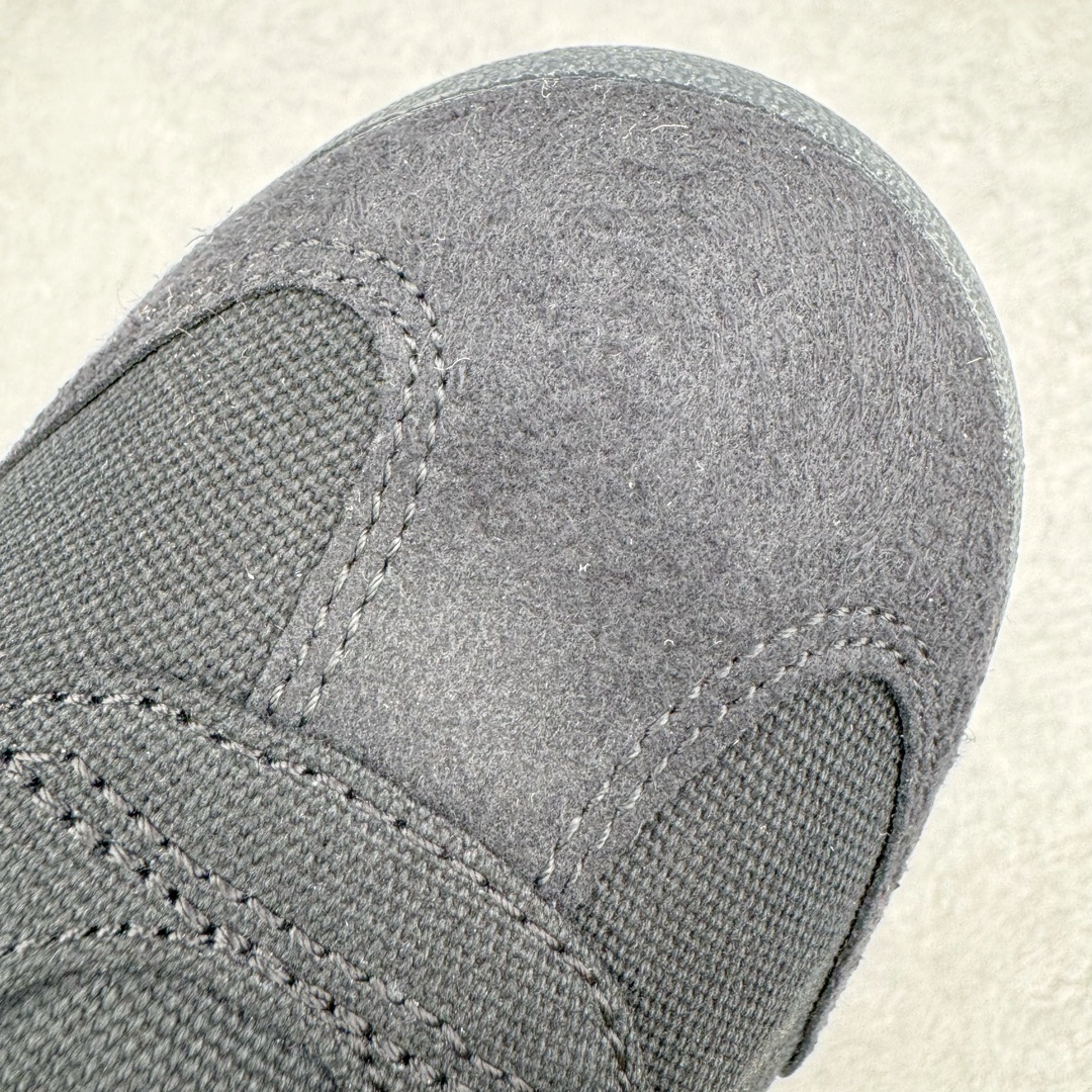 图片[18]-＃HK纯原福利 Asics Onitsuka Tiger MEXICO 66 亚瑟士鬼冢虎复古经典板鞋 市场最强版本 原厂牛津布加持 海外订单工厂出品 超成熟稳定的做工品控 原装全套纸板楦头开发 原汁原味 完美呈现版型 私模正确鞋底咬花纹路 一比一鞋头弧度高度鞋身弧度 绝不口嗨 细节品控鞋型随意秒杀市面 原档咬花纹路私模大底 一个单元有六个三角形 总体形拼接呈现花瓣状 官方四联吊牌 原装Ortholite轻量化鞋垫 原盒原配 质保卡 说明书 钢印防尘纸 纸板中底带钢印 乳胶组合鞋垫 支持全方位的对比专柜 产品从款式颜色造型上体现出追求舒适和细节的完美 鞋类更是推崇手工制作的严谨与完美 融舒适性与可穿性的设计风格 注重细节的完美和别致魅力 既保持稳重 又不失轻松的时尚感 尺码：36 37 37.5 38 39 39.5 40 40.5 41.5 42 42.5 43.5 44 45 46-选品中心