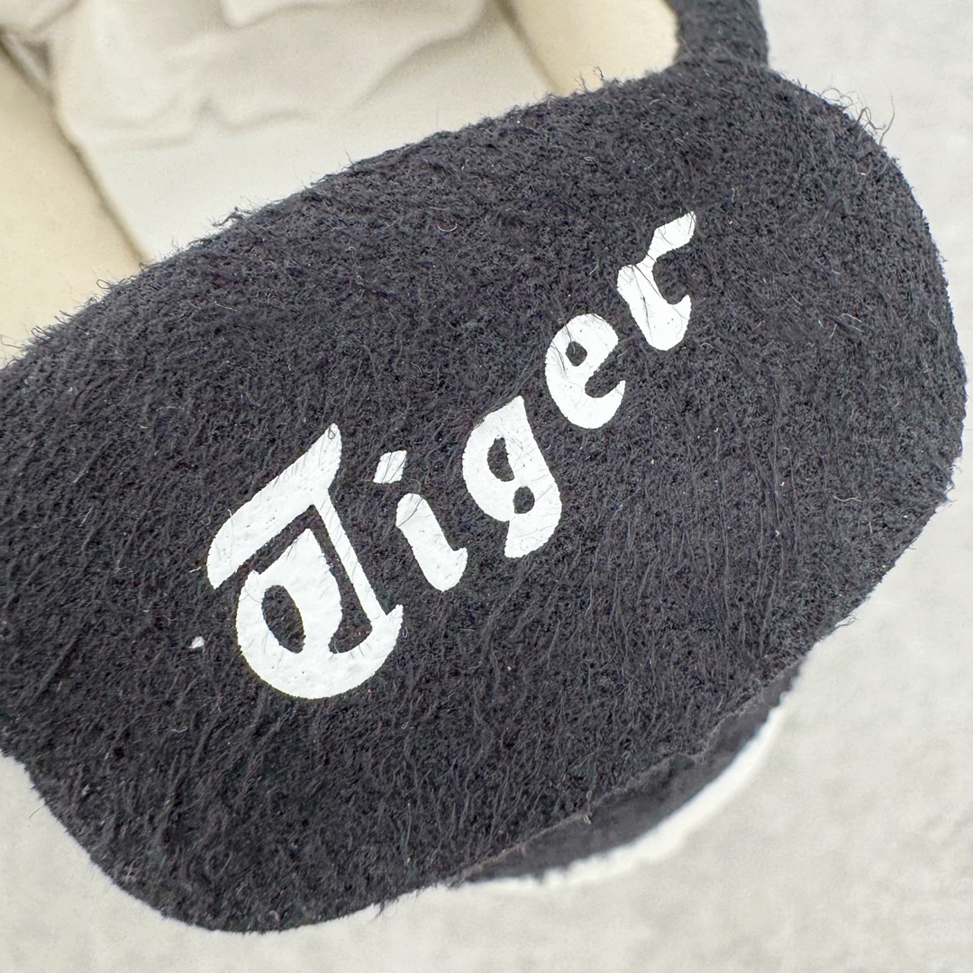 图片[15]-＃HK纯原福利 Asics Onitsuka Tiger MEXICO 66 亚瑟士鬼冢虎复古经典板鞋 市场最强版本 原厂牛津布加持 海外订单工厂出品 超成熟稳定的做工品控 原装全套纸板楦头开发 原汁原味 完美呈现版型 私模正确鞋底咬花纹路 一比一鞋头弧度高度鞋身弧度 绝不口嗨 细节品控鞋型随意秒杀市面 原档咬花纹路私模大底 一个单元有六个三角形 总体形拼接呈现花瓣状 官方四联吊牌 原装Ortholite轻量化鞋垫 原盒原配 质保卡 说明书 钢印防尘纸 纸板中底带钢印 乳胶组合鞋垫 支持全方位的对比专柜 产品从款式颜色造型上体现出追求舒适和细节的完美 鞋类更是推崇手工制作的严谨与完美 融舒适性与可穿性的设计风格 注重细节的完美和别致魅力 既保持稳重 又不失轻松的时尚感 尺码：36 37 37.5 38 39 39.5 40 40.5 41.5 42 42.5 43.5 44 45 46-选品中心